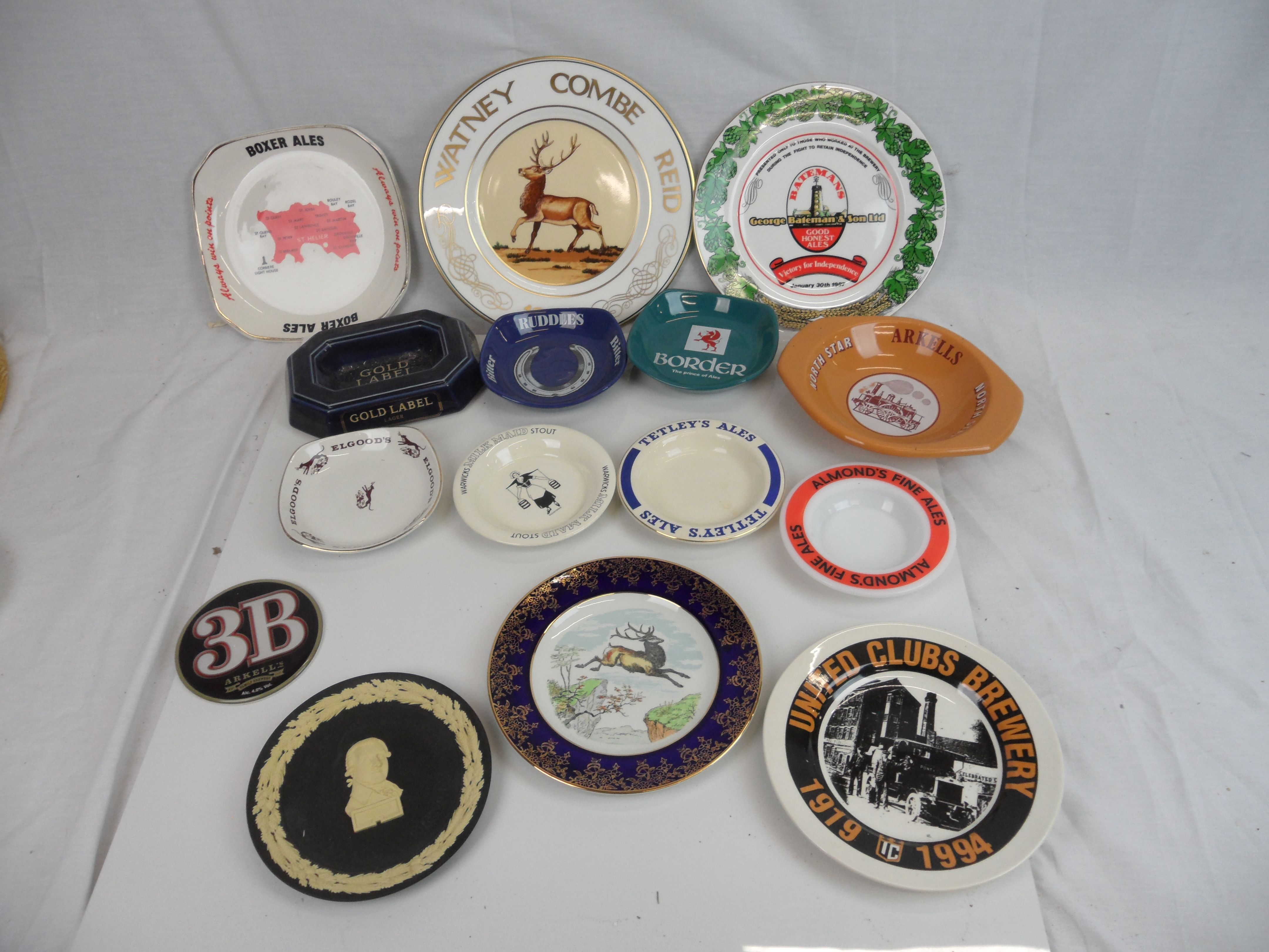 Breweriana - large group of ashtrays, mugs, waterjugs etc, various breweries (2 boxes) - Image 3 of 4