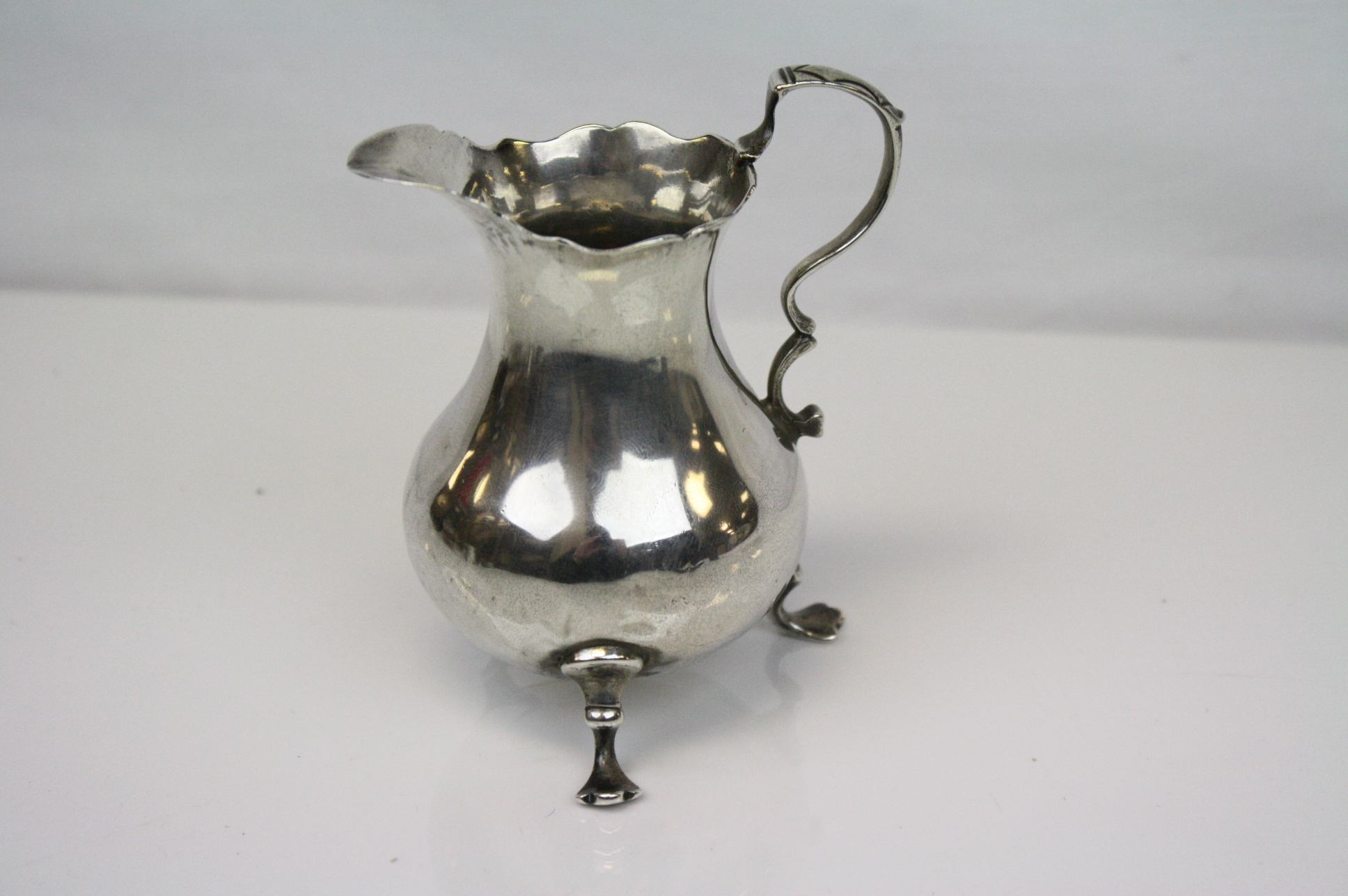 Georgian silver, London 1757, cream jug - Image 3 of 5