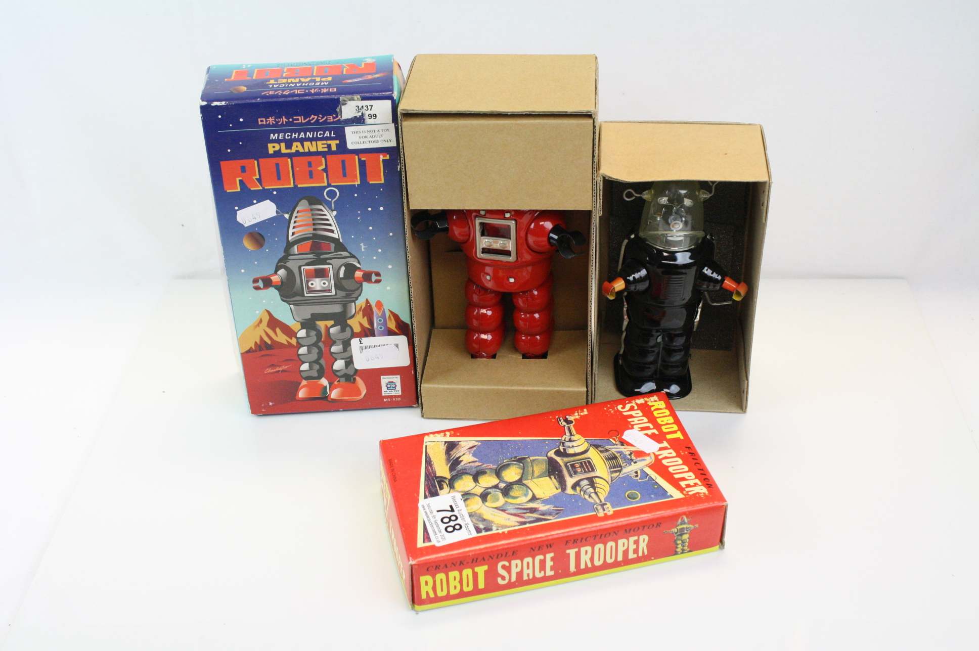 Two Boxed Tin Plate Robots - Image 3 of 3