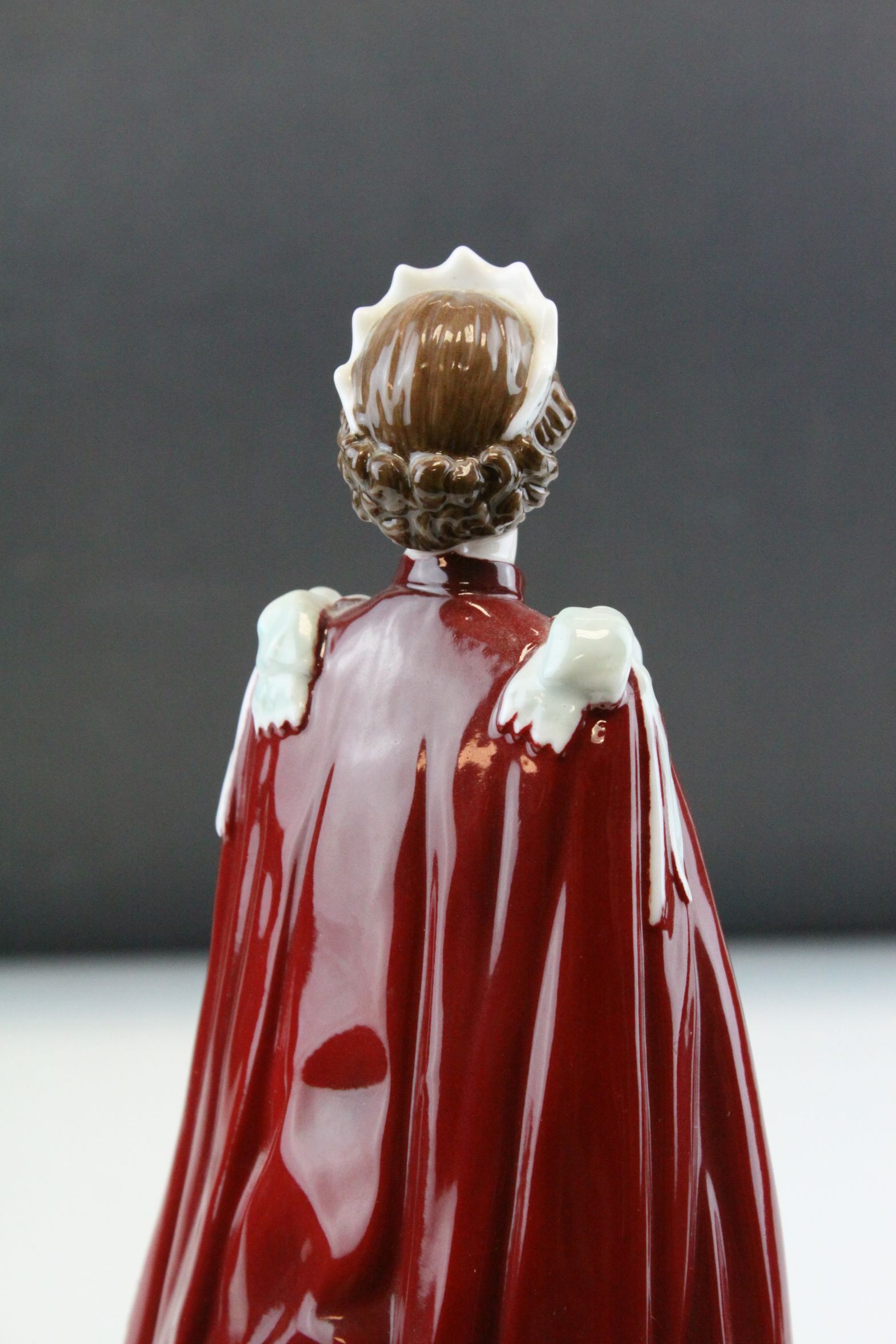 Royal Worcester ' The Queen's 80th Birthday 2006 ' Figurine, h.23.5cms - Image 6 of 6