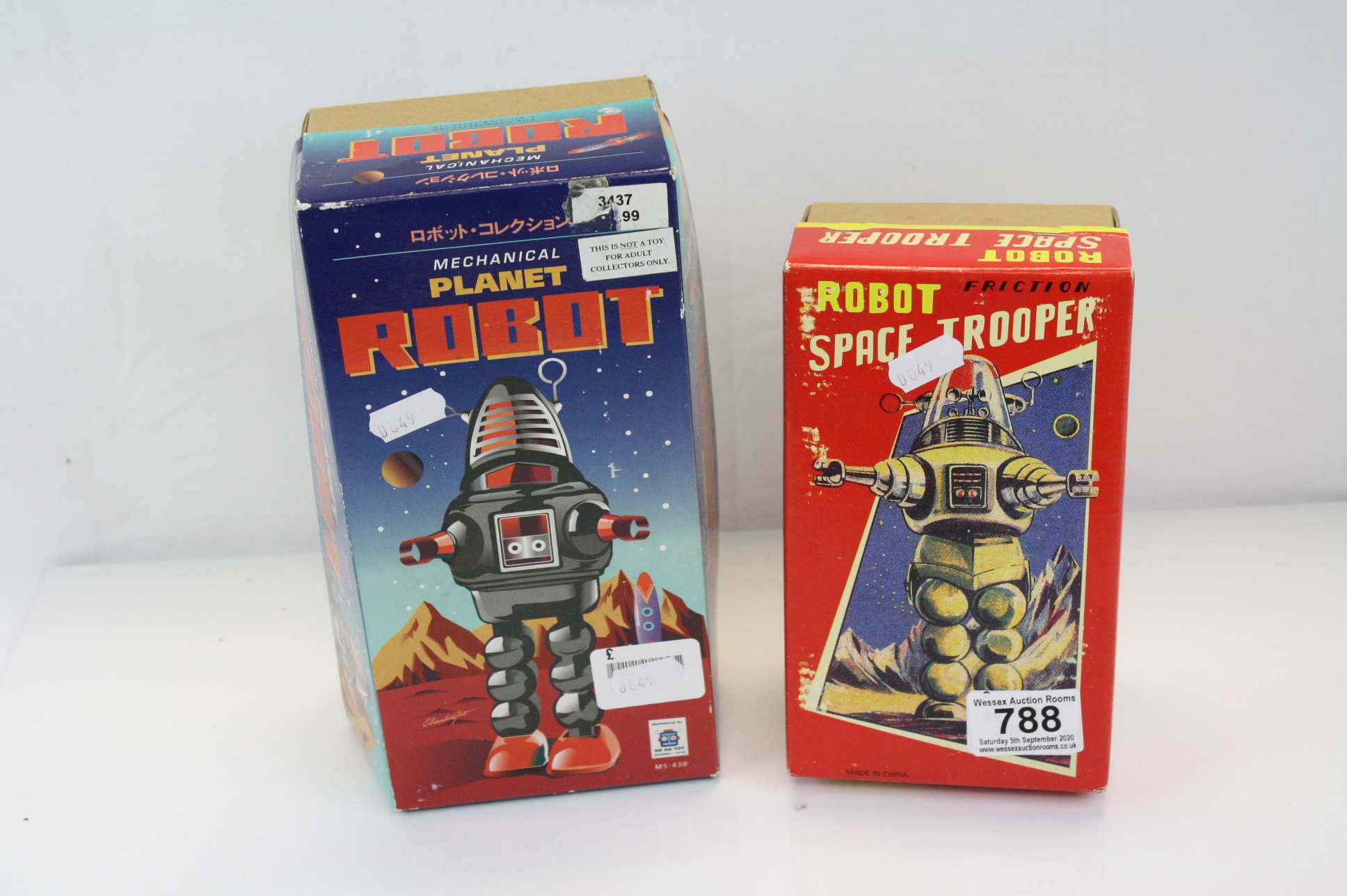 Two Boxed Tin Plate Robots - Image 2 of 3