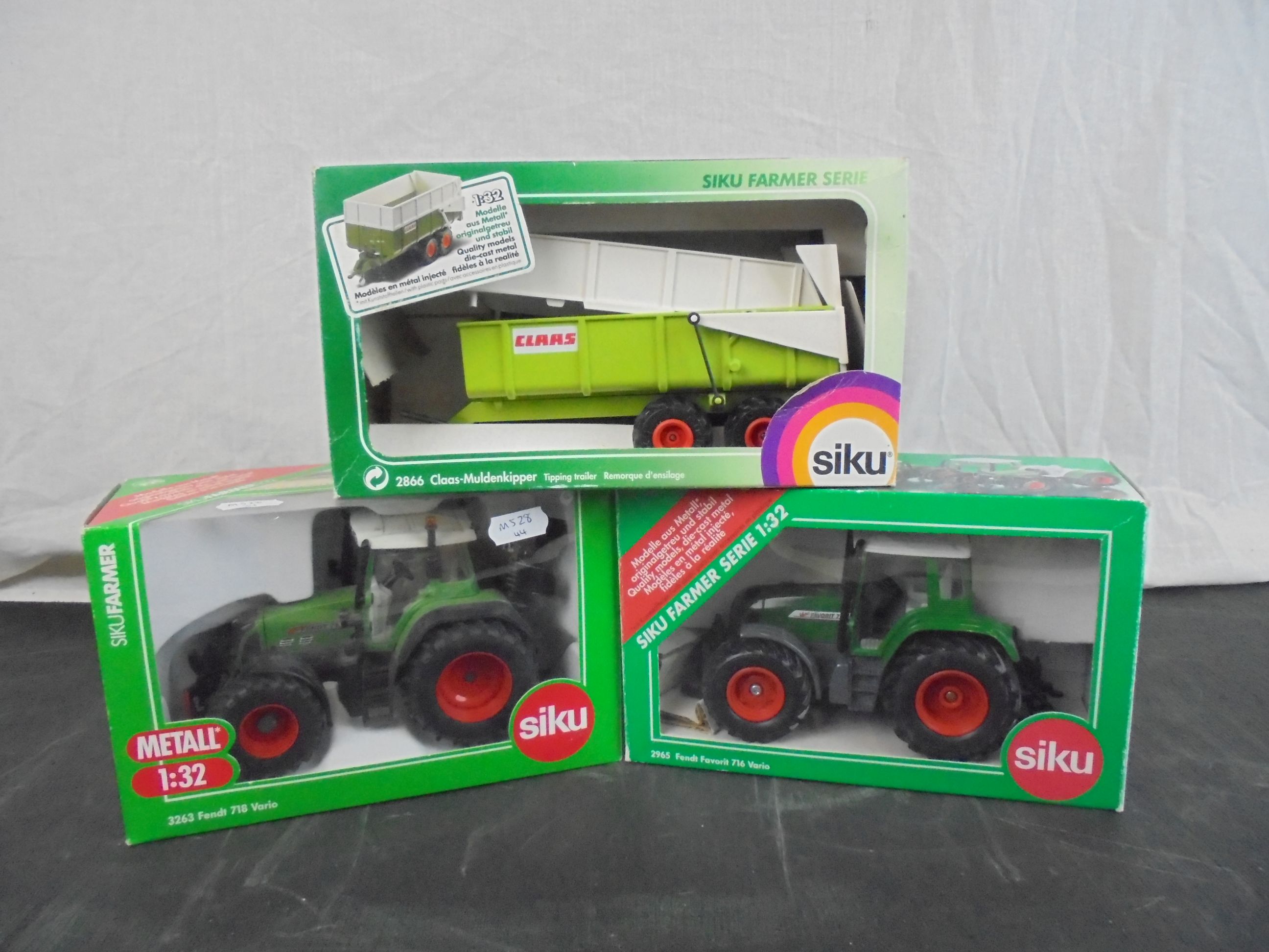 11 Boxed Siku 1/32 farming models, mainly tractors, to include 3254 x 2, 3258, 3263, 2965, 2968, - Image 2 of 5
