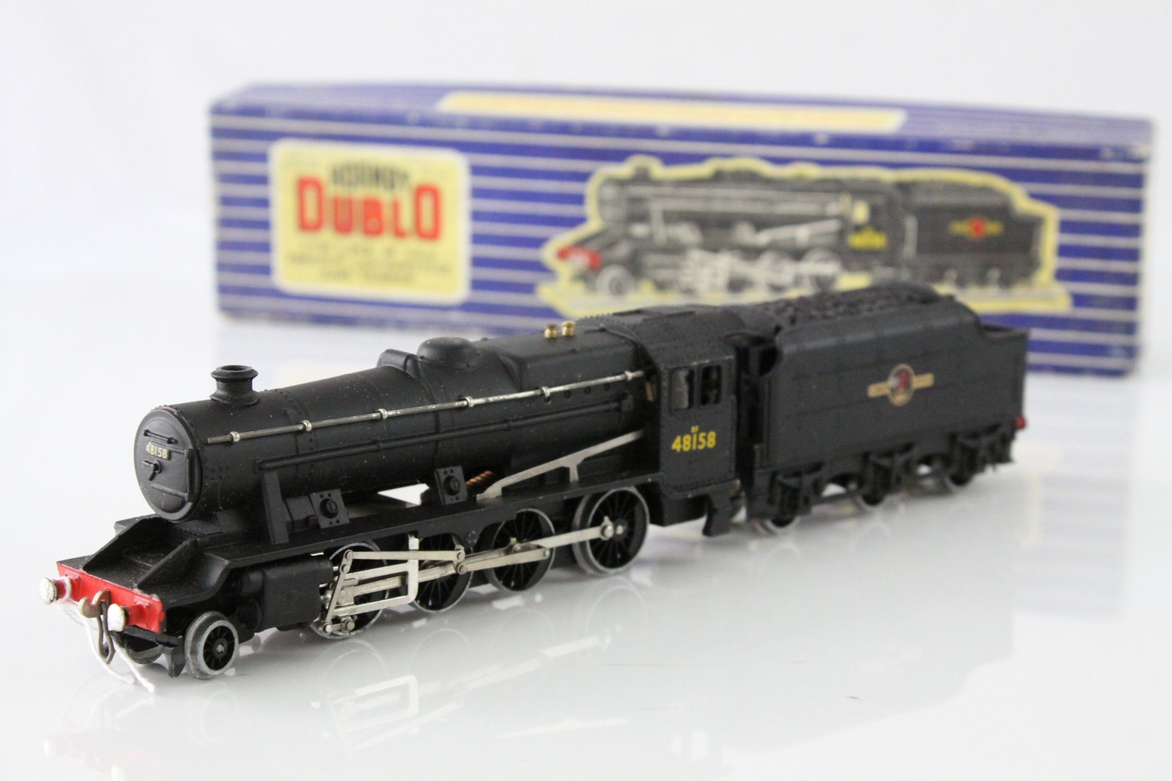 Boxed Hornby Dublo LT25 LMR 8F 2-8-0 Freight Locomotive and Tender, appearing in vg condition, split - Image 3 of 7