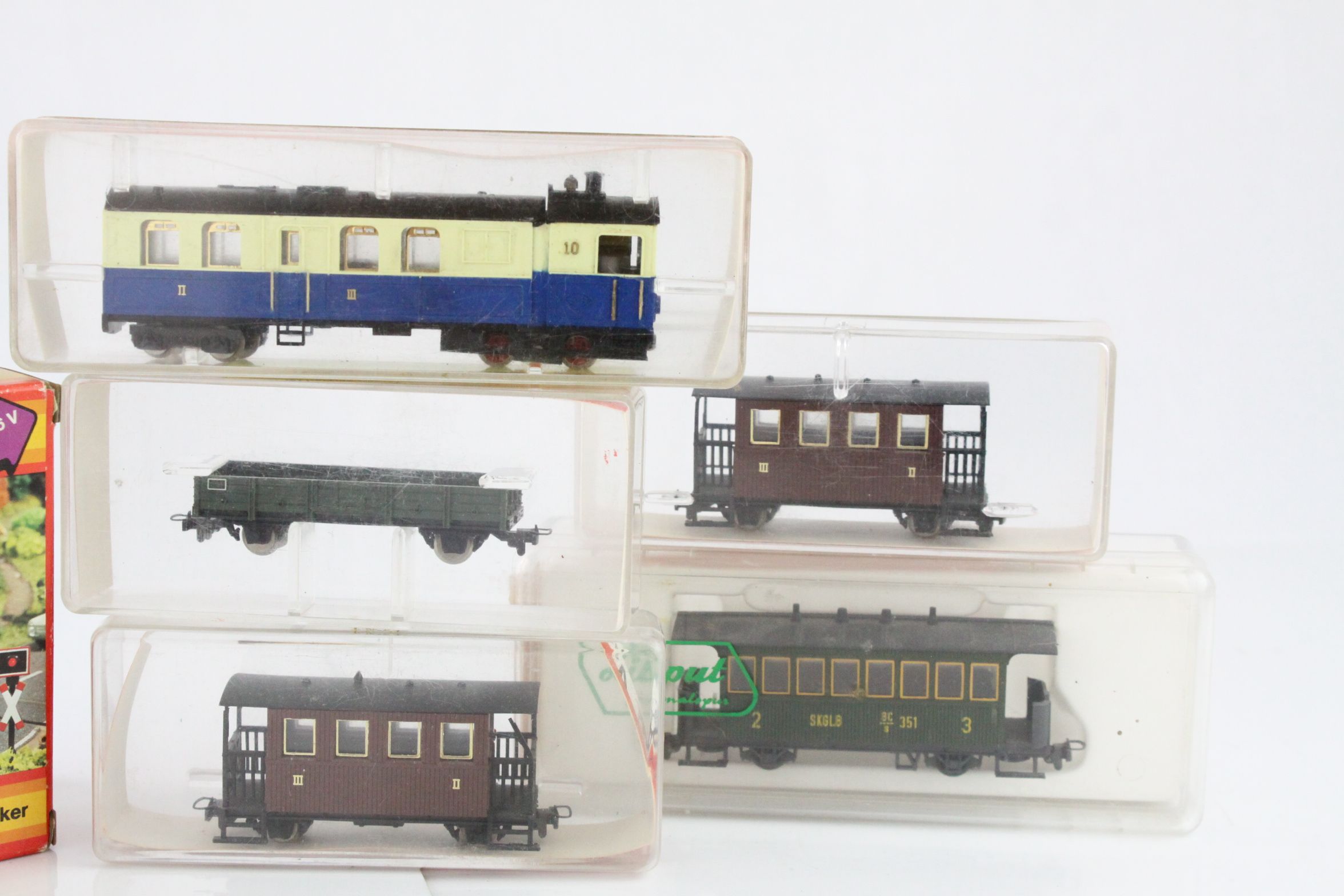 Collection of Continental HO-e (N) gauge model railway to include Jouef locomotive, Liliputt 703 - Image 5 of 7