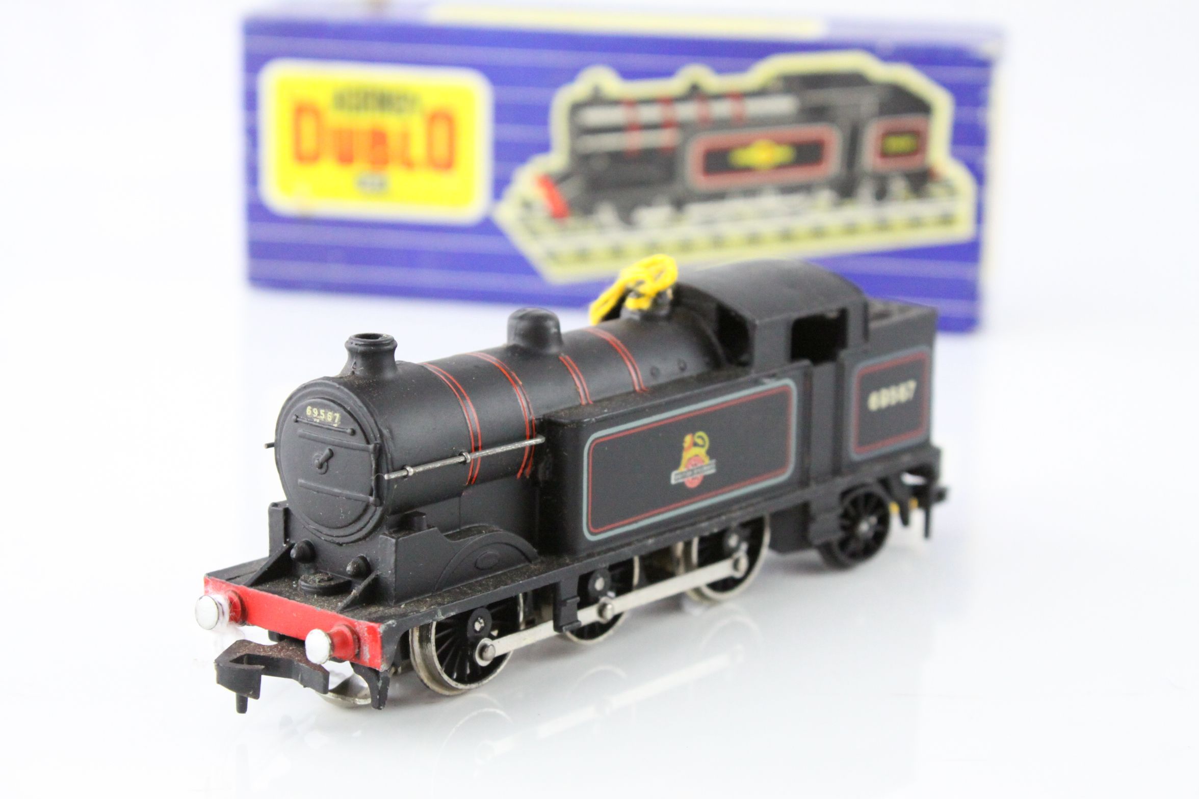 Boxed Hornby Dublo 3217 (3 rail) 0-6-2 Tank Locomotive BR appearing in vg condition - Image 3 of 5