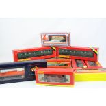 11 Boxed OO gauge items of rolling stock to include 6 x Hornby, Wrenn, Bachmann, 2 x Triang/Hornby