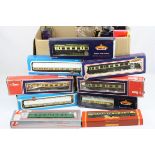 21 OO gauge items of rolling stock, all in boxes although some are incorrect, includes Bachmann,