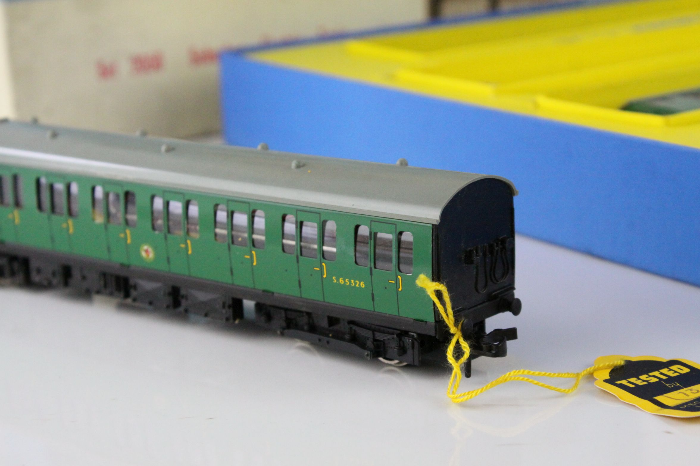 Boxed Hornby Dublo 2050 Surburban Electric Train Set, complete and appearing vg - Image 3 of 7