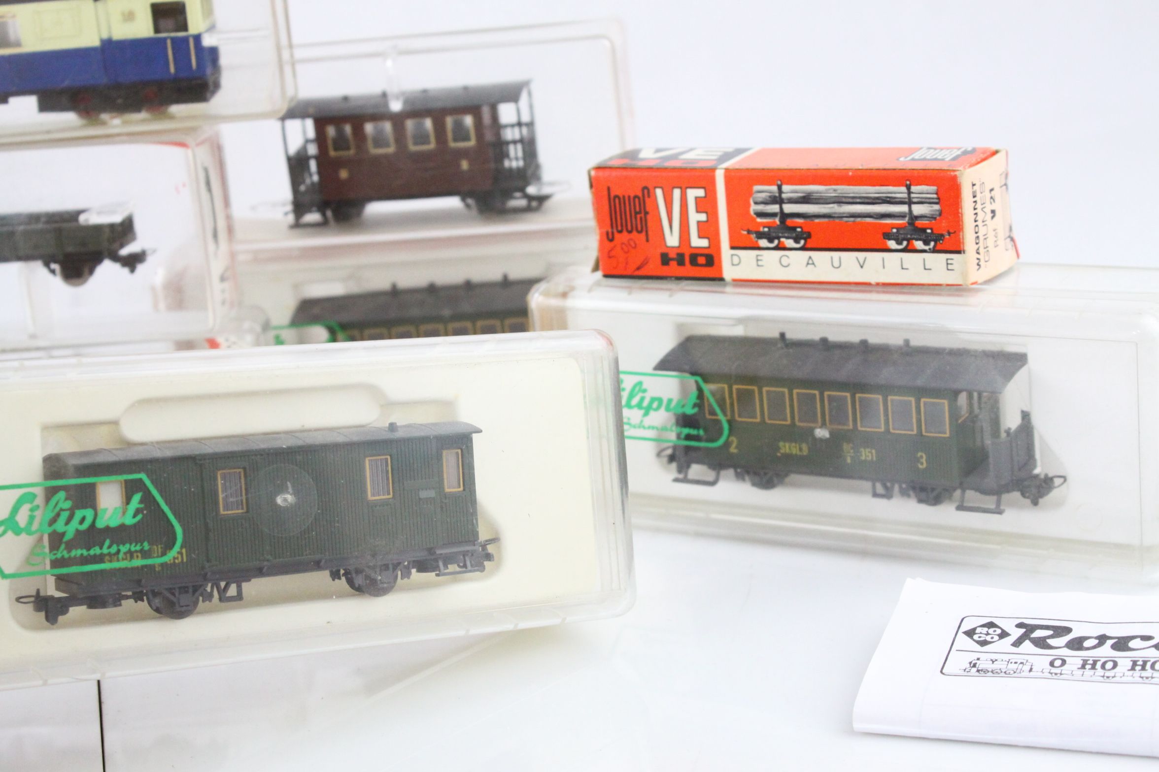 Collection of Continental HO-e (N) gauge model railway to include Jouef locomotive, Liliputt 703 - Image 4 of 7