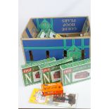 11 Boxed & unopened items of N gauge model railway accessories to include 5 x boxed Peco Lineside