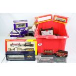 15 Boxed OO gauge items of rolling stock to include 3 x Hornby featuring R6365 Breakdown Pack, 9 x