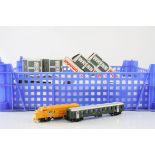 N gauge model railway to include 10 x boxed Wrenn Micromodels accessories (511/C Terminal and