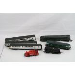 Group of OO gauge model railway to include Hornby D7063 locomotive, Hornby Super S, Lima 9420 0-6-