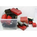 Quantity of Hornby O gauge model railway to include boxed No 2 Signal Cabin, 4 x boxed items of