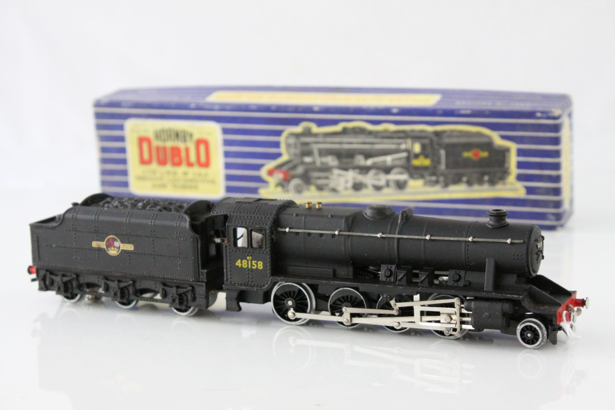 Boxed Hornby Dublo LT25 LMR 8F 2-8-0 Freight Locomotive and Tender, appearing in vg condition, split
