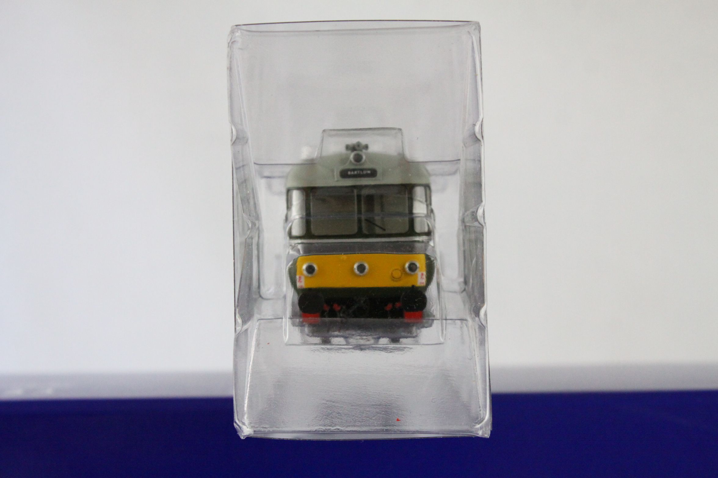 Boxed Heljan OO gauge 8703 Railbus W&M E79964 locomotive in dark green with large yellow panels, - Image 4 of 6