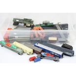 Quantity of OO gauge model railway to include 17 x items of rolling stock, platform, track etc (