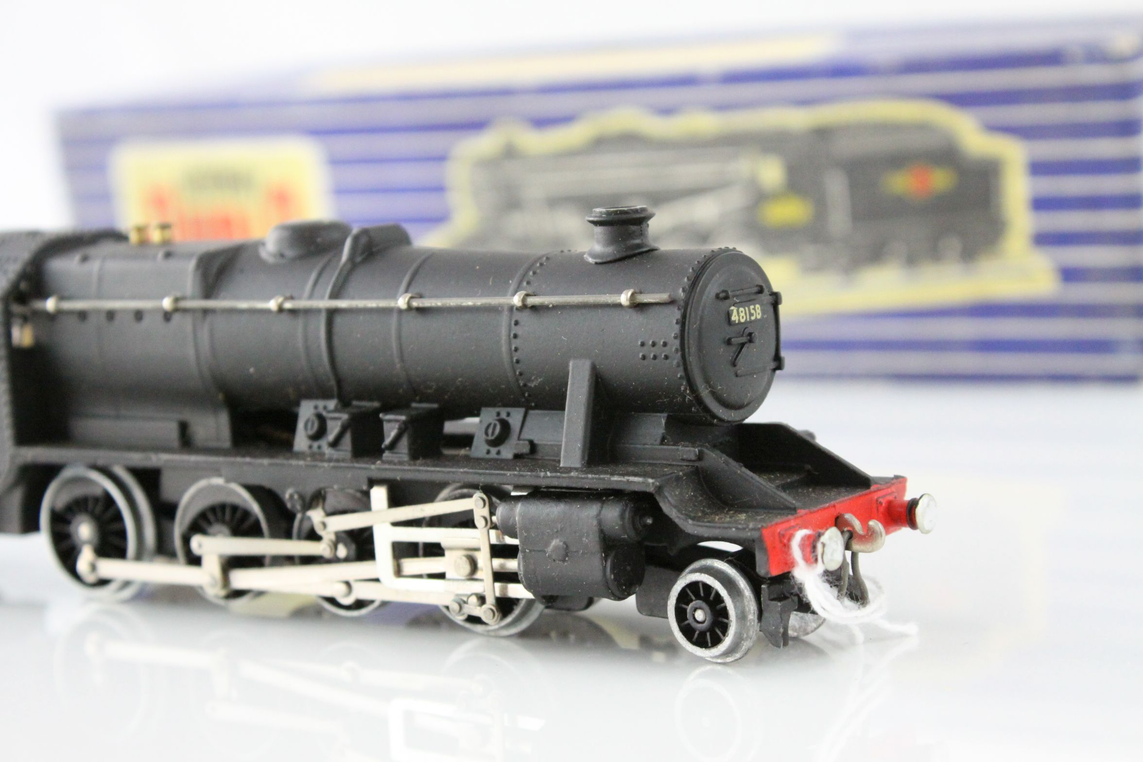 Boxed Hornby Dublo LT25 LMR 8F 2-8-0 Freight Locomotive and Tender, appearing in vg condition, split - Image 2 of 7