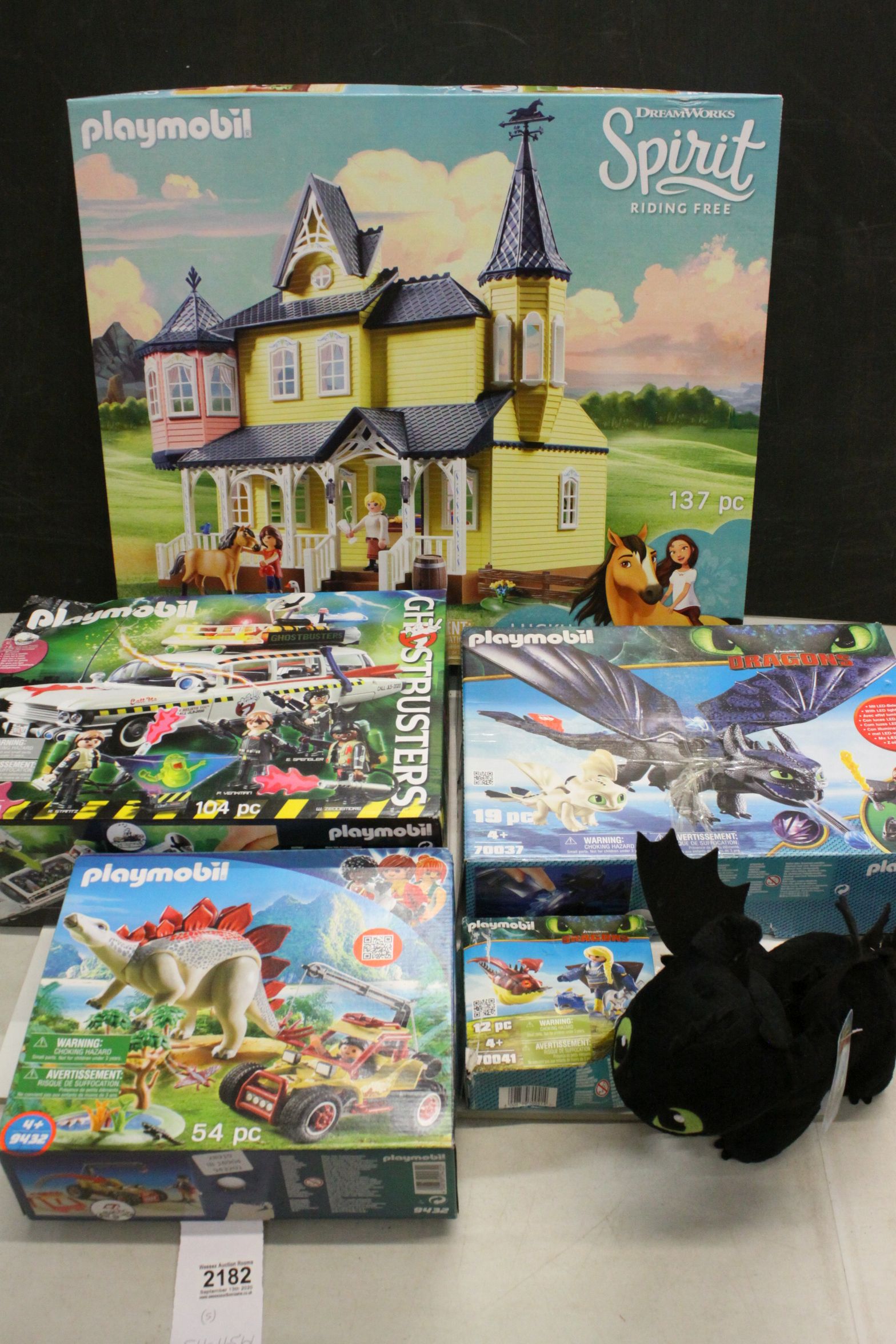 Collection of 5 x playmobil sets to include Dragons, Jurassic Park, Ghostbusters and Spirit, set