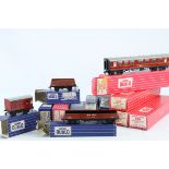 14 Boxed Hornby Dublo items of rolling stock to include 2 x 4052, 2 x 4053, 4315, 32050, 32051,
