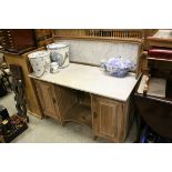 Victorian Washstand, the marble back splash with galleried top rail, marble top over two pot