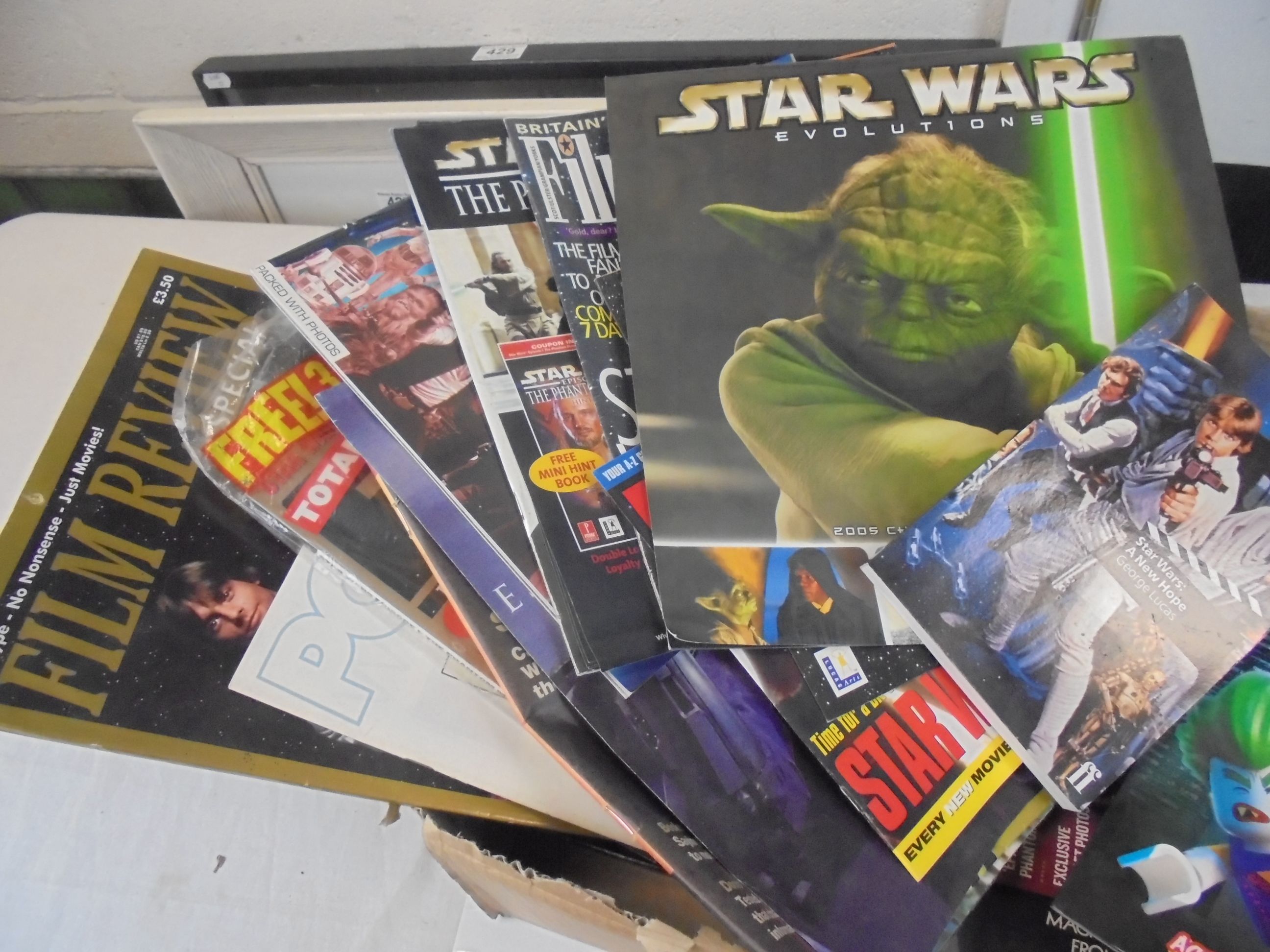 Star Wars - Collection of Various items including Books, Calendars, Magazines, Monoploy Cardboard - Image 2 of 3