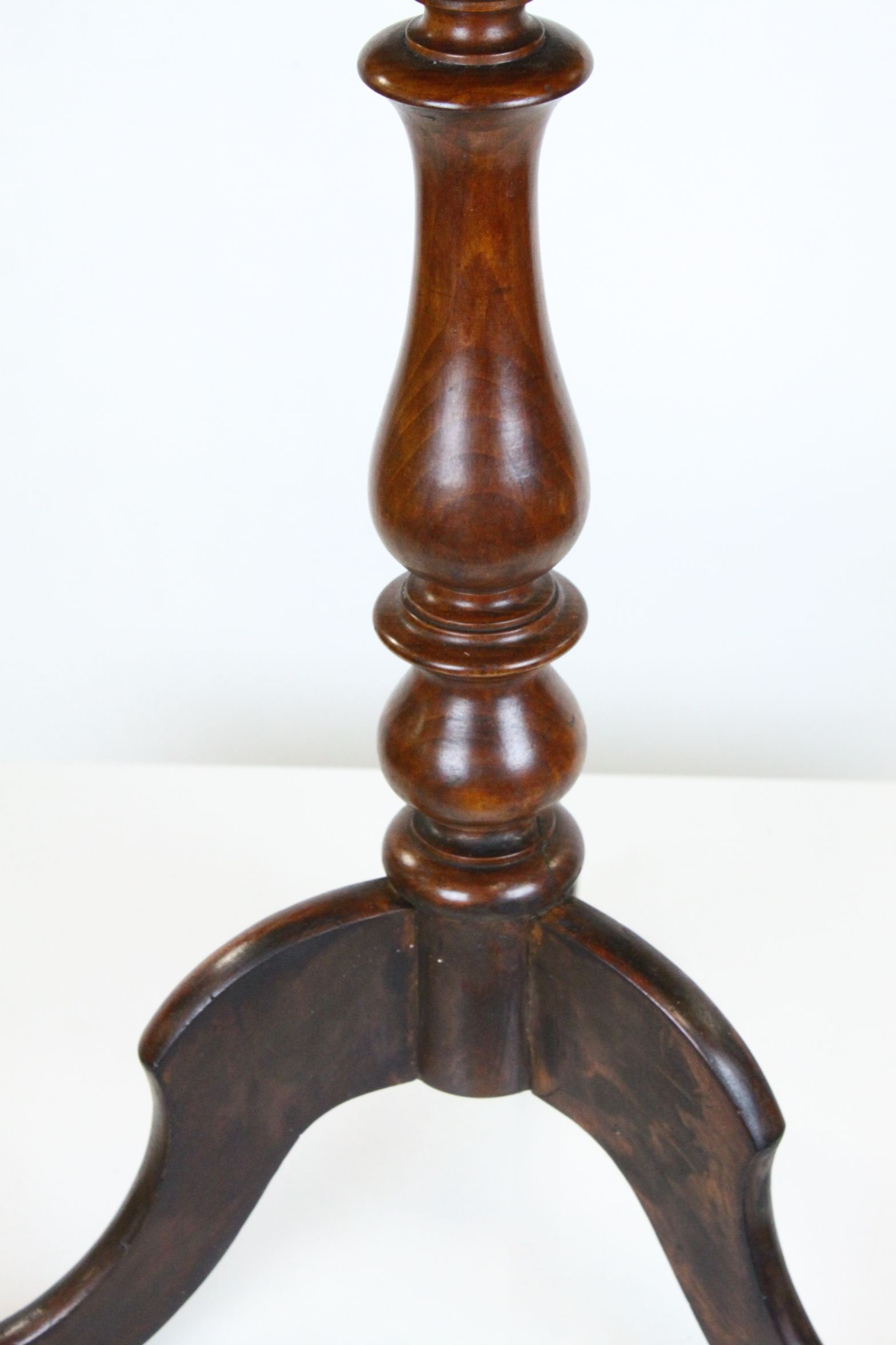 19th century Mahogany Pedestal Lamp Table with square top, 47cms wide x 70cms high - Image 6 of 9