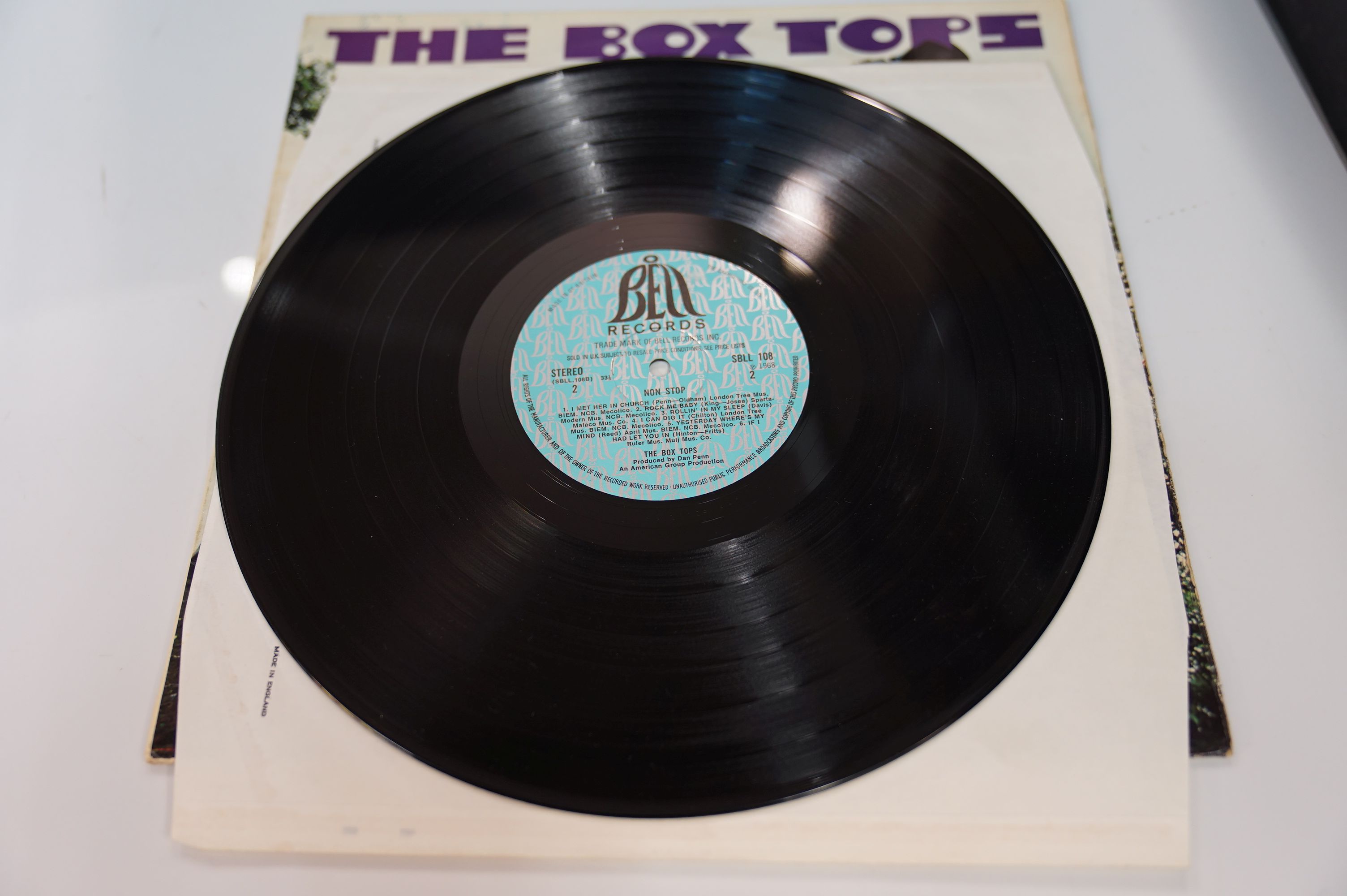 VINYL - THE BOX TOPS - "NON STOP", 1968 UK ORIGINAL 1ST ISSUE, BELL RECORDS, SBLL 108. A NEAR - Image 4 of 6