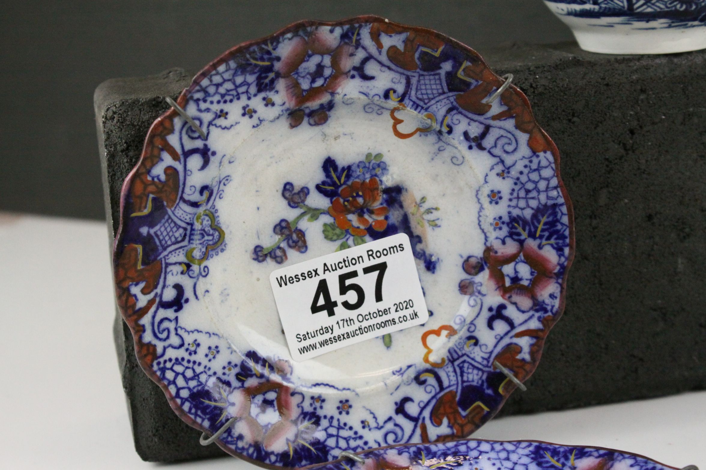 An 18th century Caughley teabowl and a pair of 19th century miniature plates with transfer - Image 3 of 6