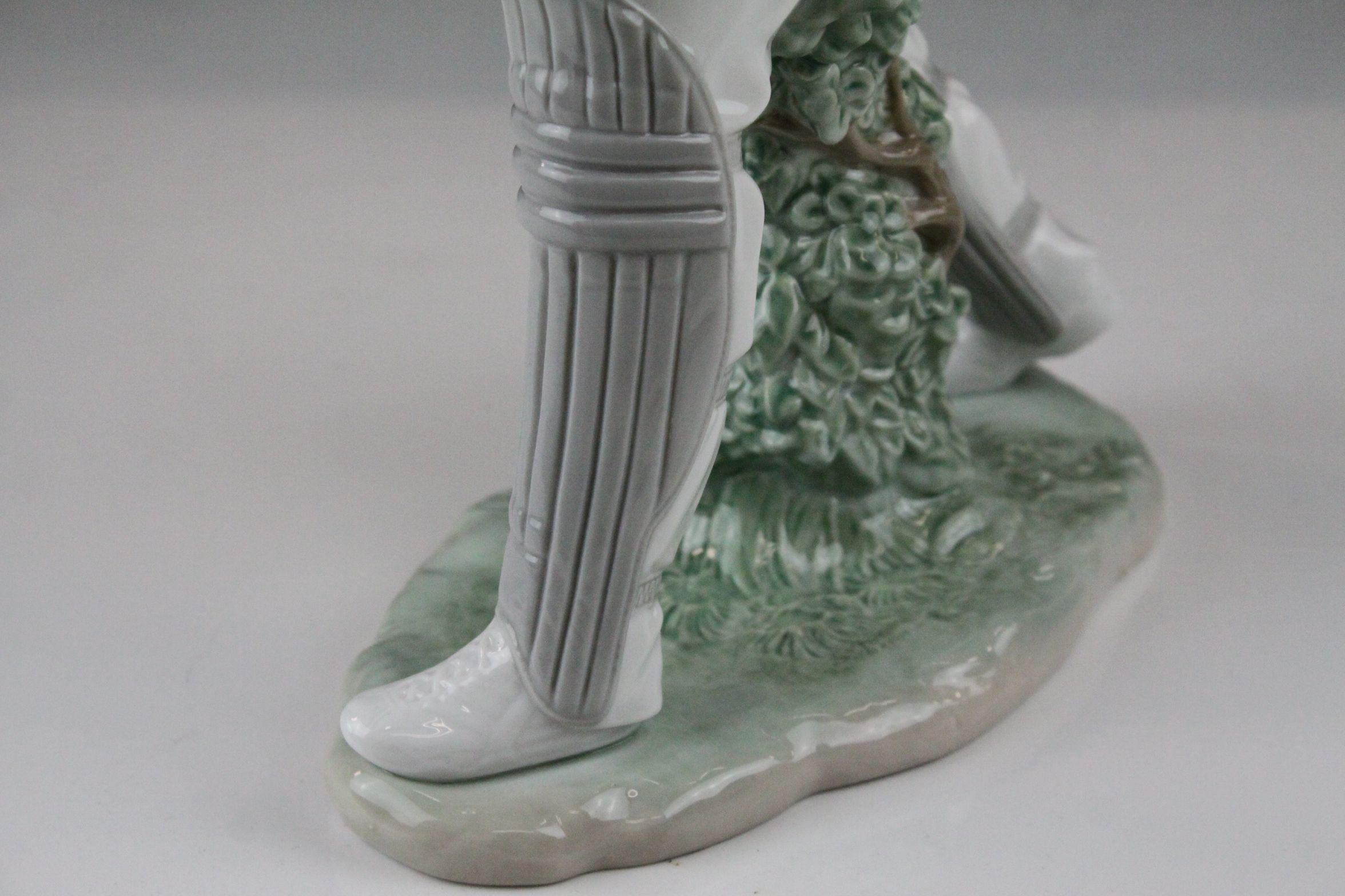 Lladro Cricketer, model 6865, 2002, 41cms high - Image 3 of 7