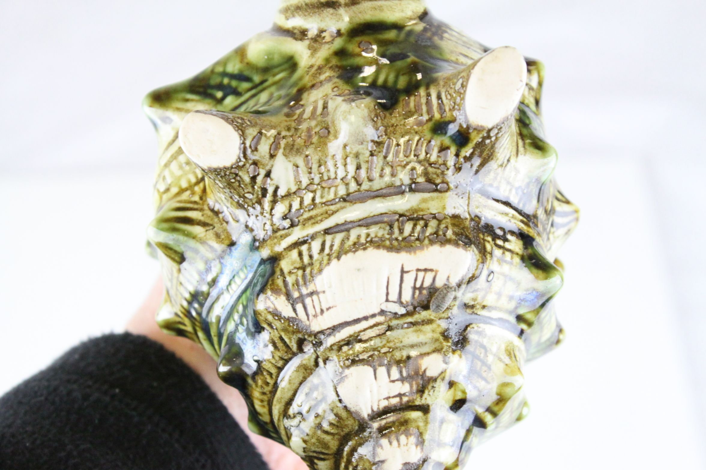 Ceramic Conch Shell Shaped Three Piece Tea Set - Image 9 of 9
