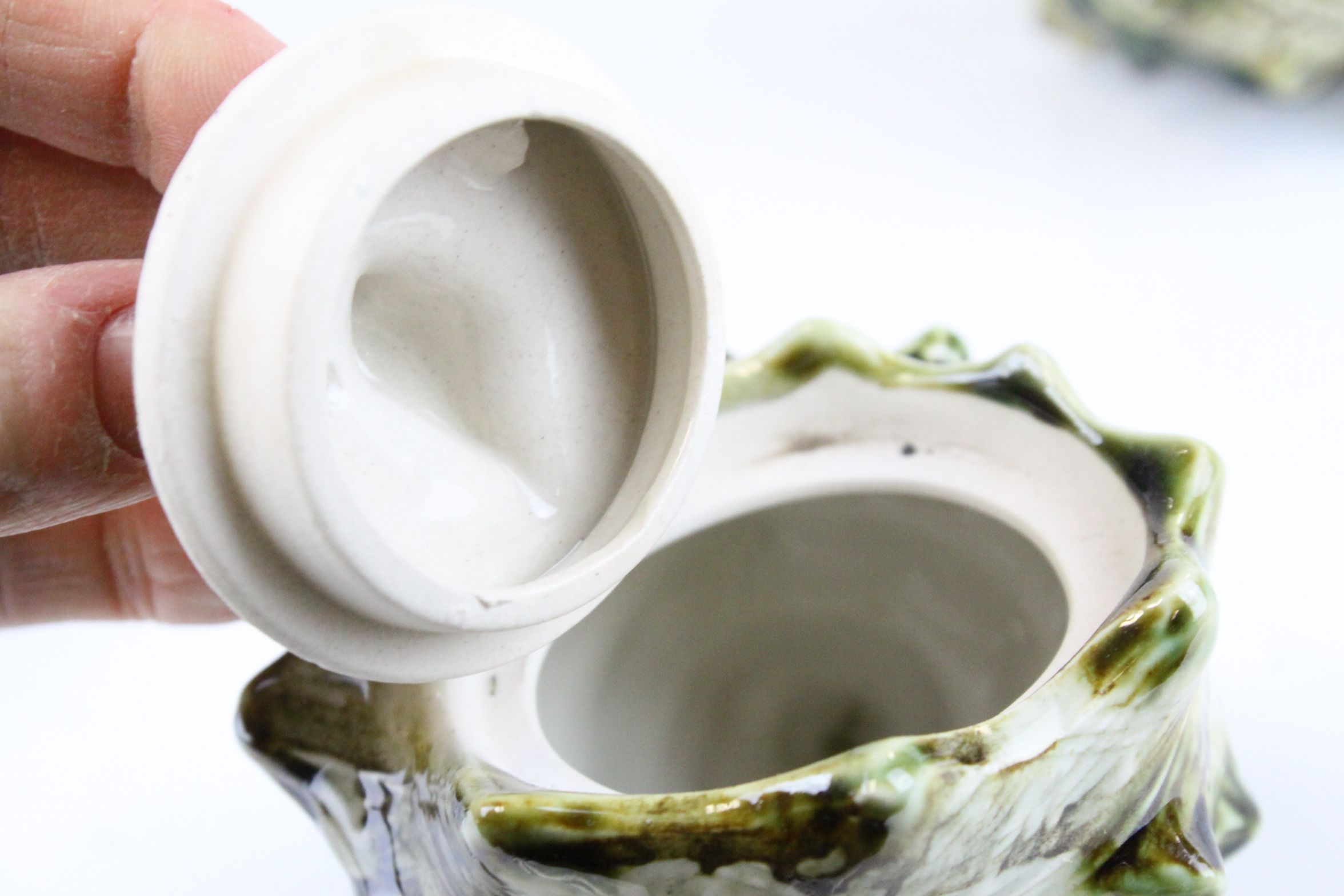Ceramic Conch Shell Shaped Three Piece Tea Set - Image 4 of 9