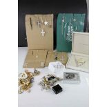 Collection of costume jewellery to include pendant necklaces, locket, Kit Heath silver flower