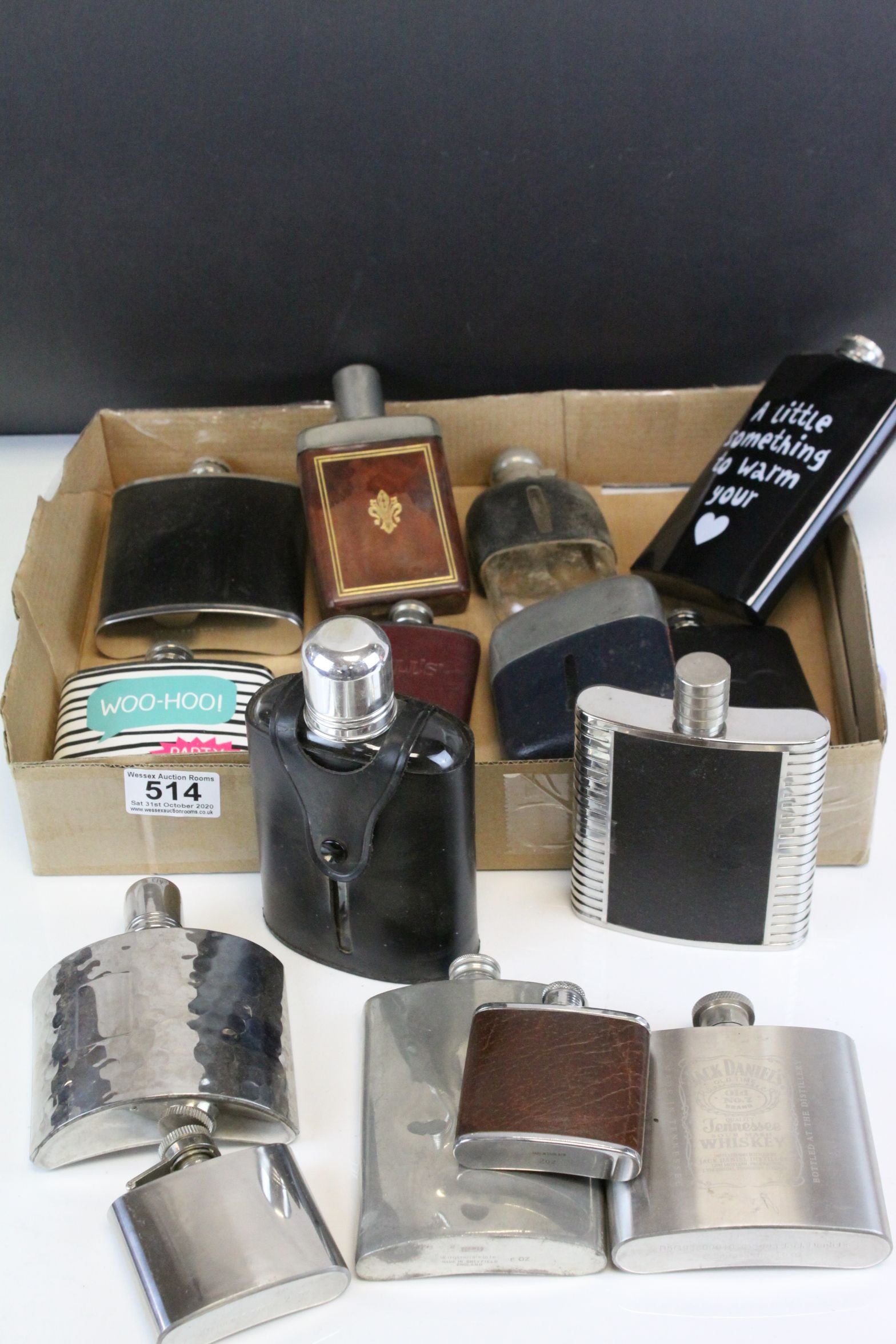 A quantity of mainly contemporary hip spirit flasks.