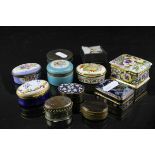 Ten various trinket boxes to include cloisonne, Halcyon Days enamels and agate, together with a