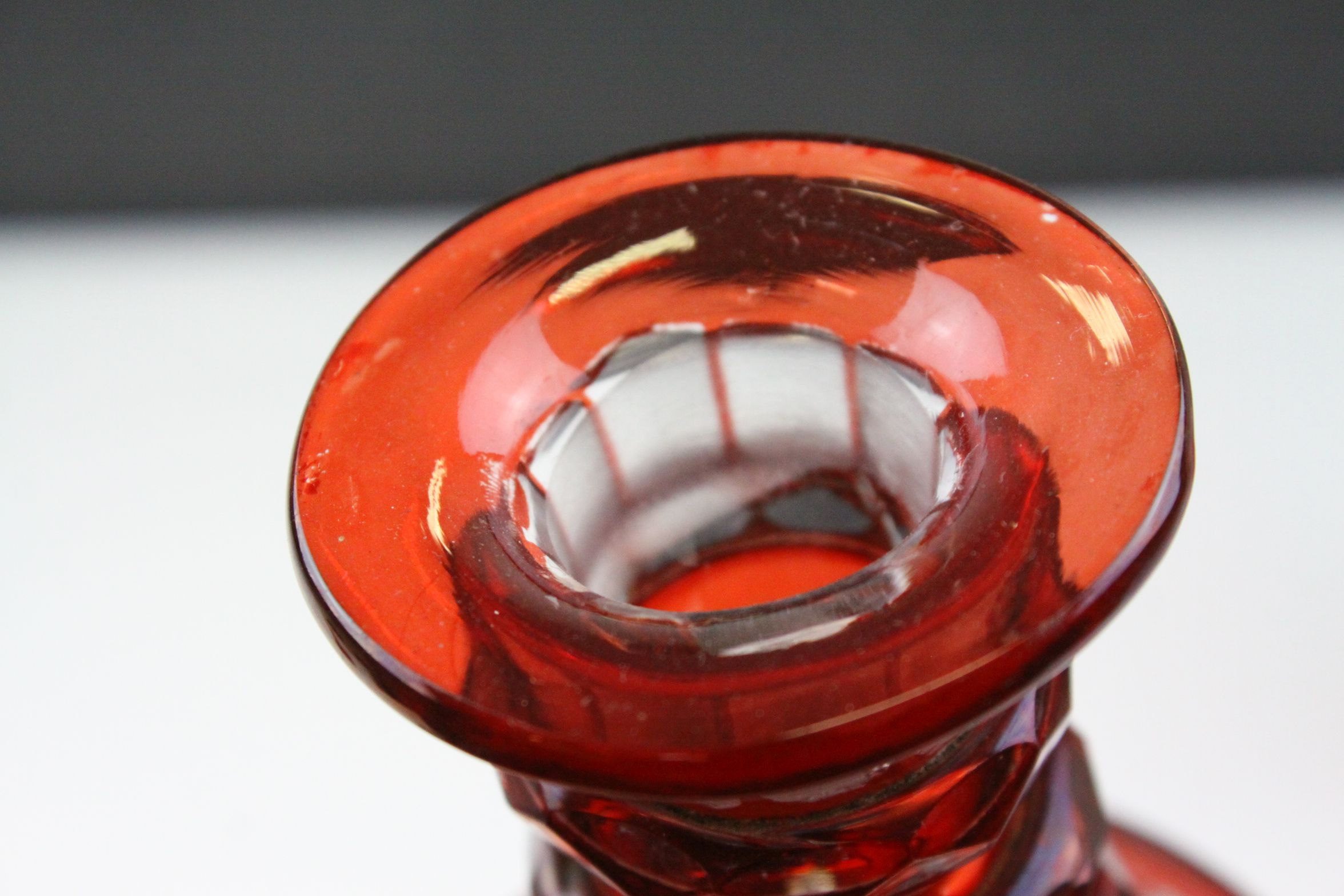 Pair of 19th century Bohemian Red Decanters with etched leaf and vine decoration, 24cms high - Image 9 of 12