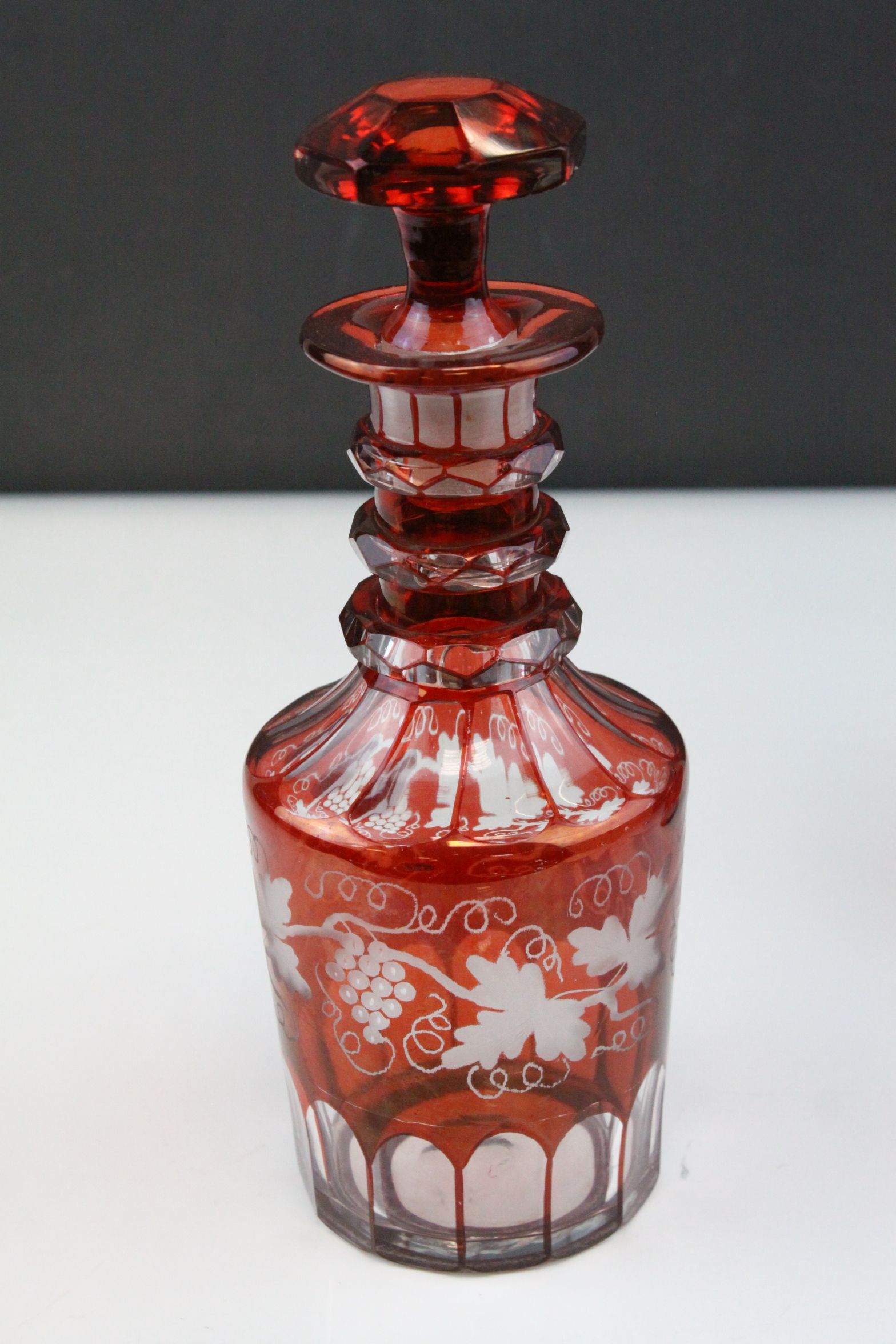 Pair of 19th century Bohemian Red Decanters with etched leaf and vine decoration, 24cms high - Image 7 of 12