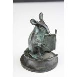 Bronze Mouse figurine, the mouse sat reading, tail curled around to the front, height approx 9.5cm