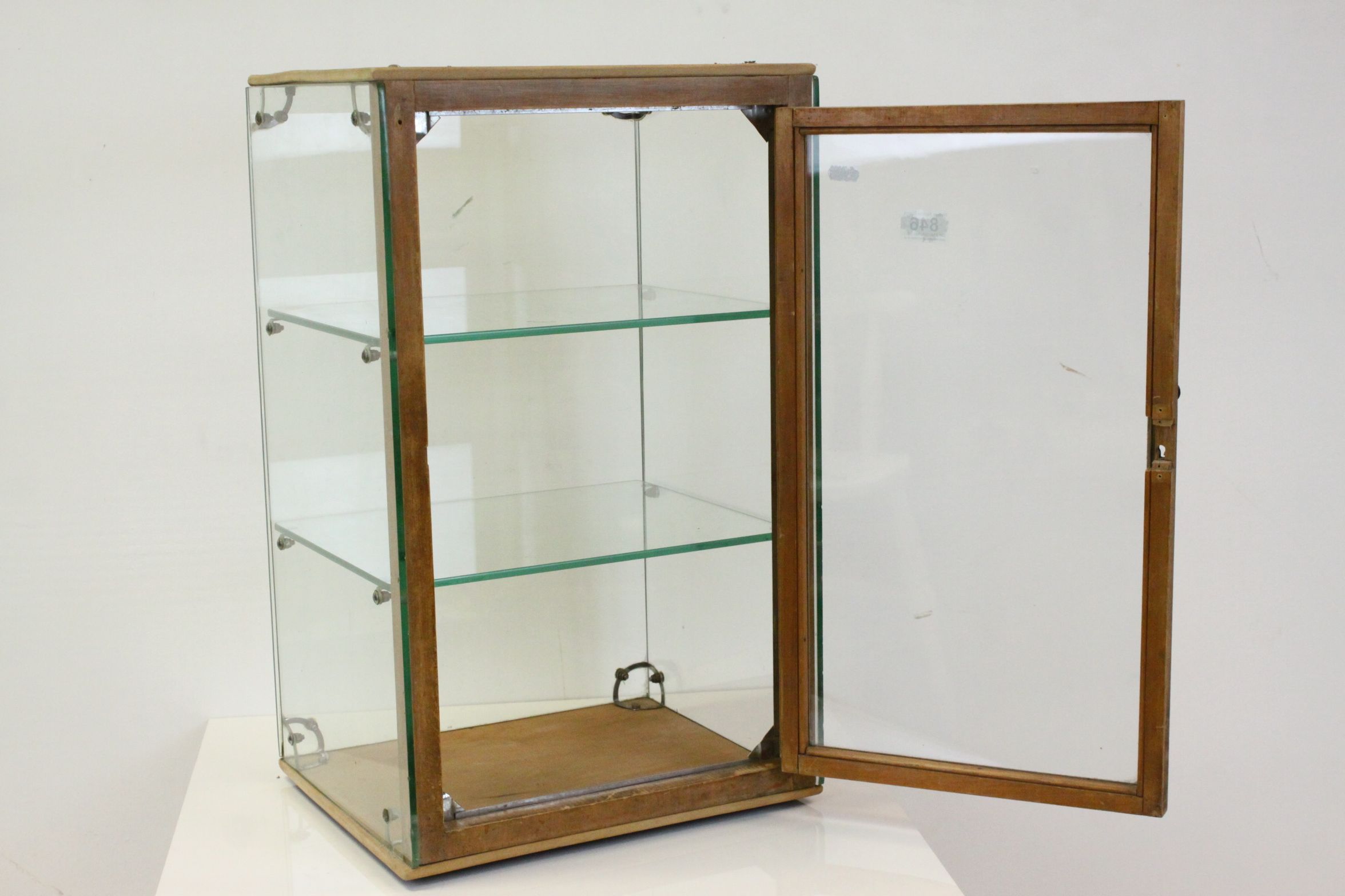 Mid 20th century Wooden Framed and Glass Shop Display Cabinet, with single door opening to two - Image 4 of 8