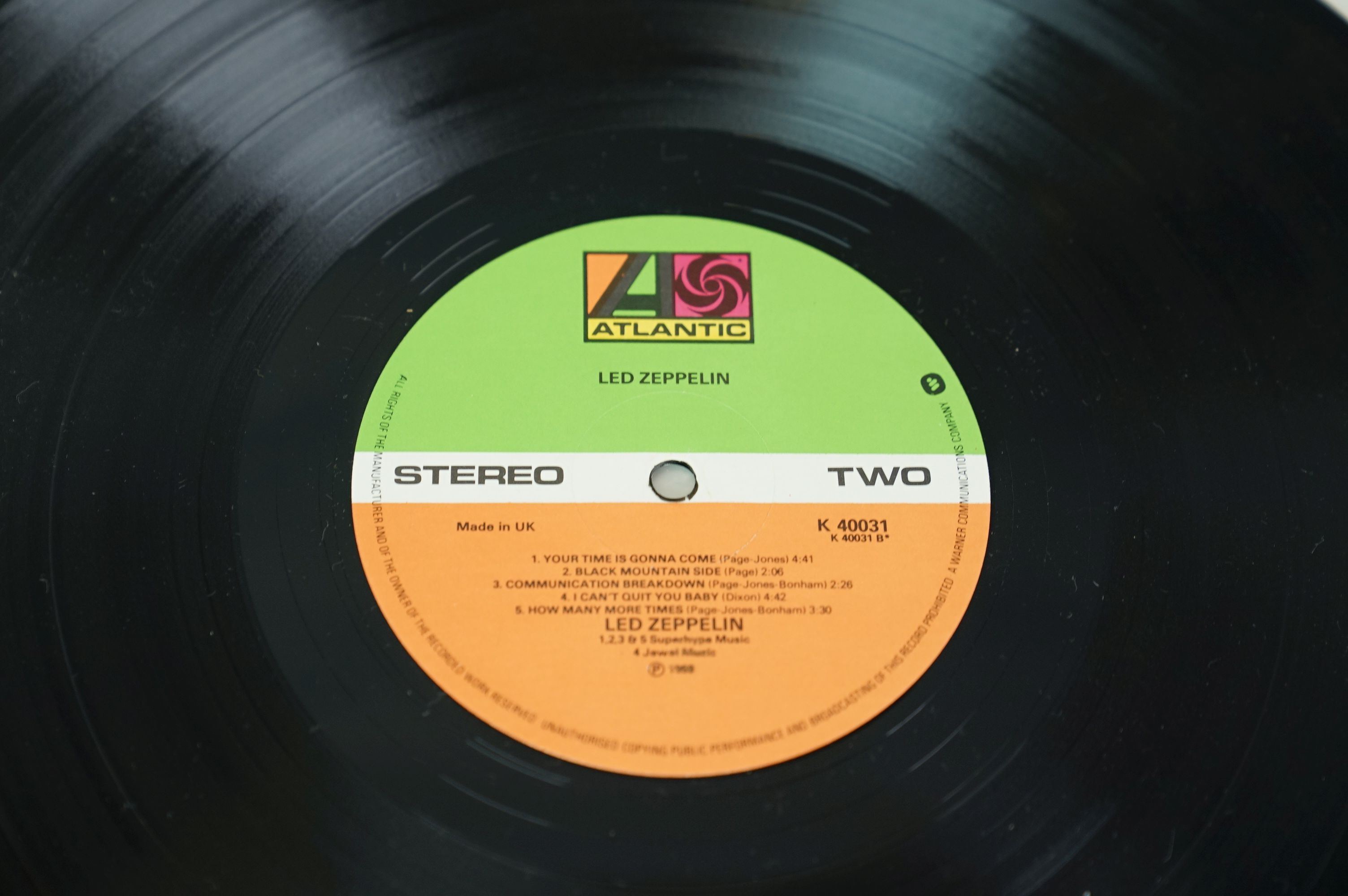 Vinyl - Led Zeppelin collection of 4 LP's to include One (K 40031) later press, Two x 2 (K 40037 one - Image 14 of 31