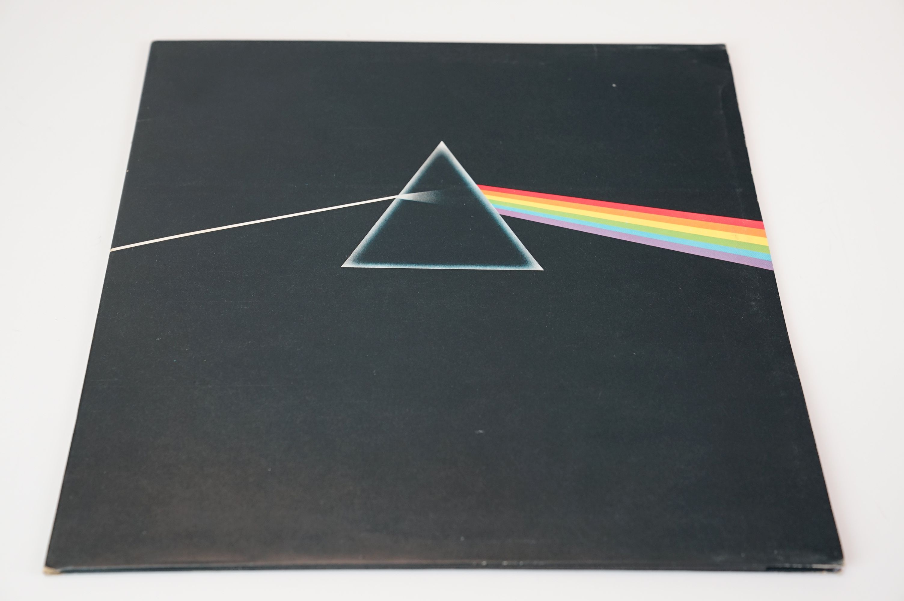 Vinyl - Four Pink Floyd LPs to include Dark Side of The Moon on Harvest SHVL804 stereo, Meddle on - Image 2 of 32