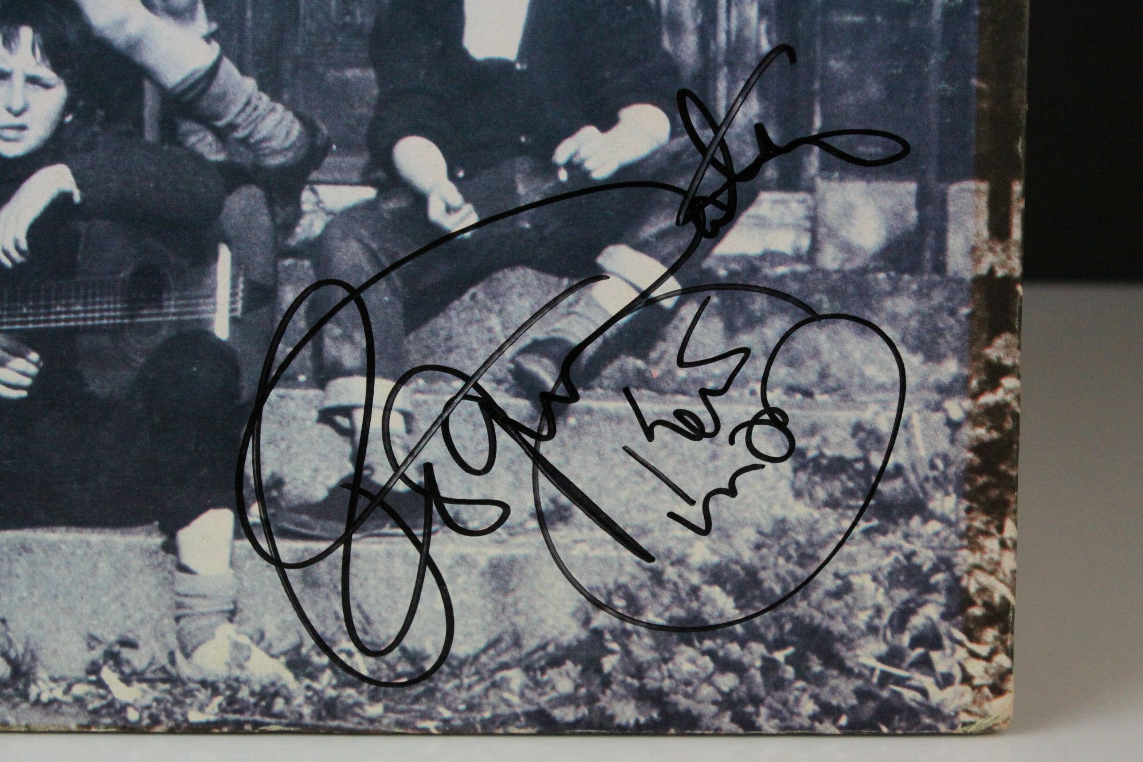 Music Memorabilia - The Who Meaty Beaty Big And Bouncy - fully signed by the band inc Keith Moon - Image 3 of 11
