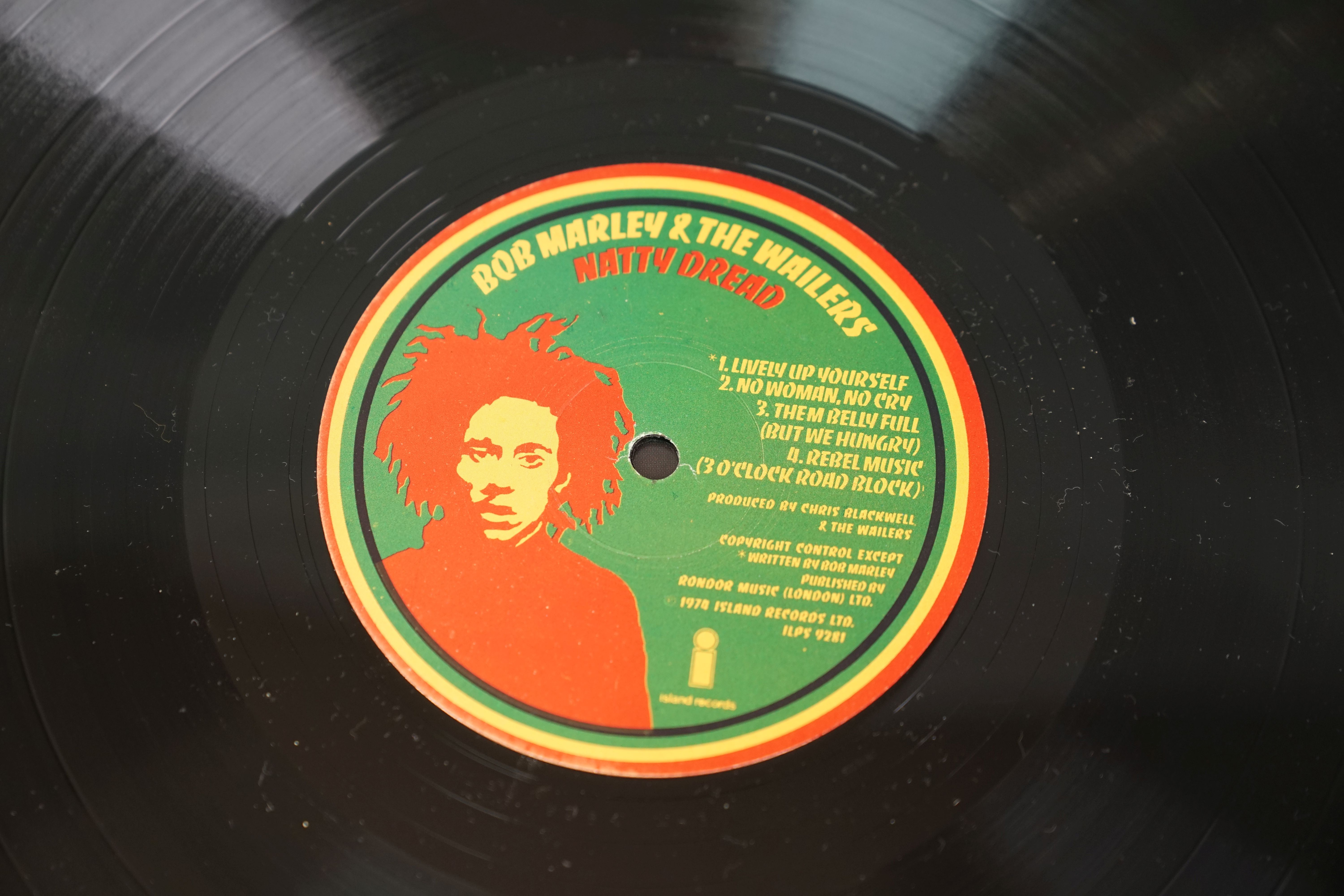 Vinyl - Small collection of 6 Bob Marley LPs to include Uprising, A Friction Herbsman, Natty - Image 25 of 39