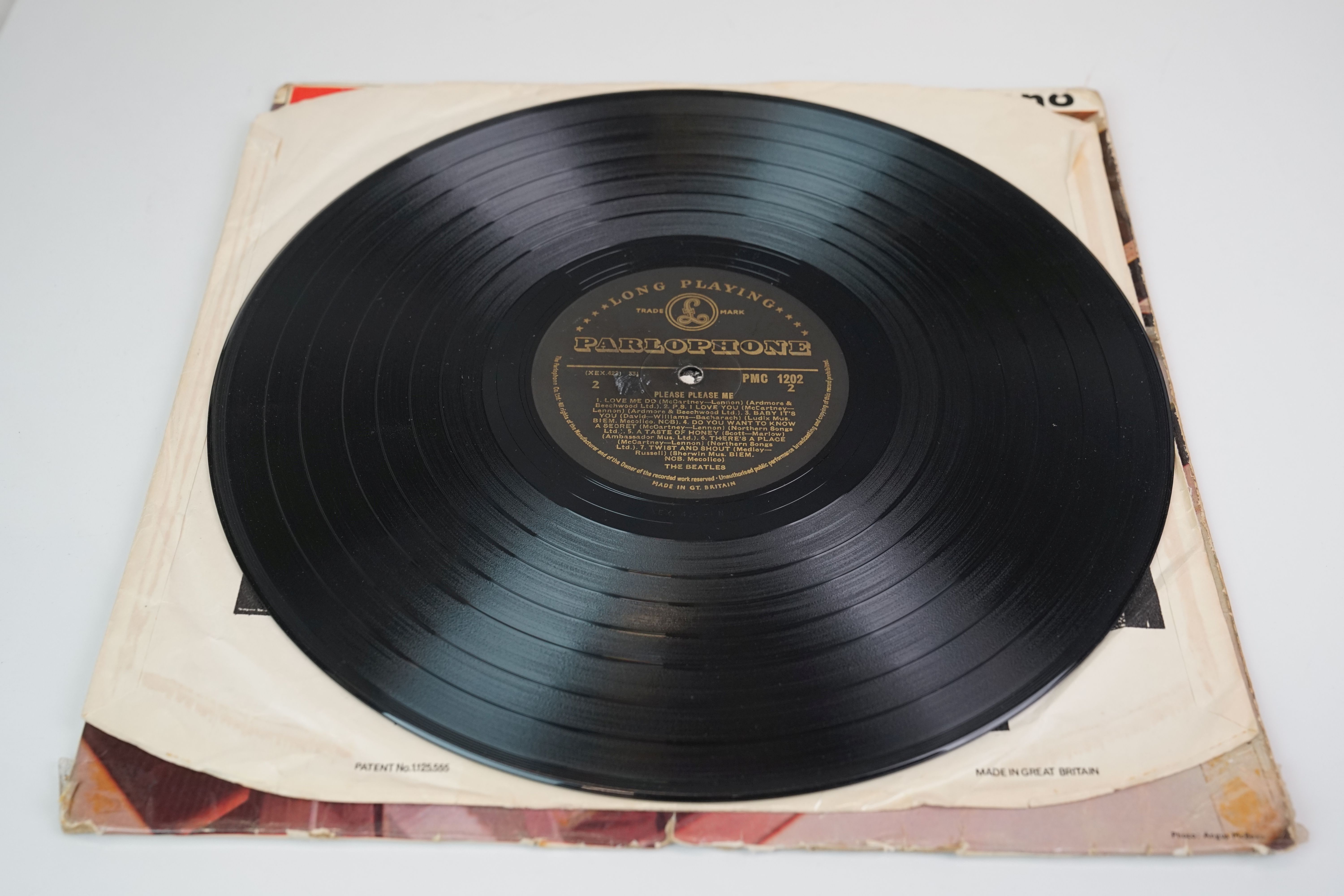 Vinyl - The Beatles Please Please Me (PMC 1202) Mono, early pressing with black and gold label, - Image 4 of 7