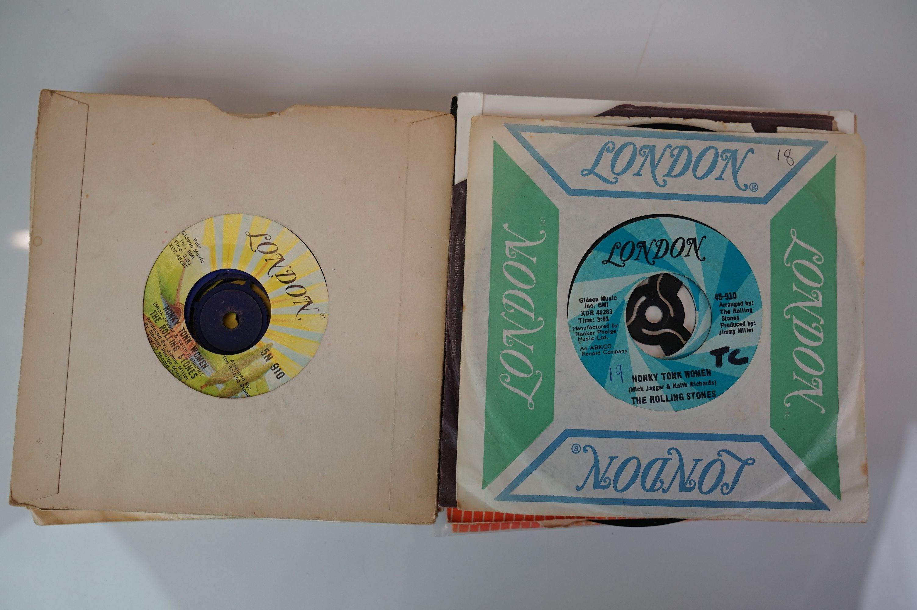 Vinyl - Collection of 28 The Rolling Stones 45s many in company sleeves to include Not Fade Away, - Image 16 of 33