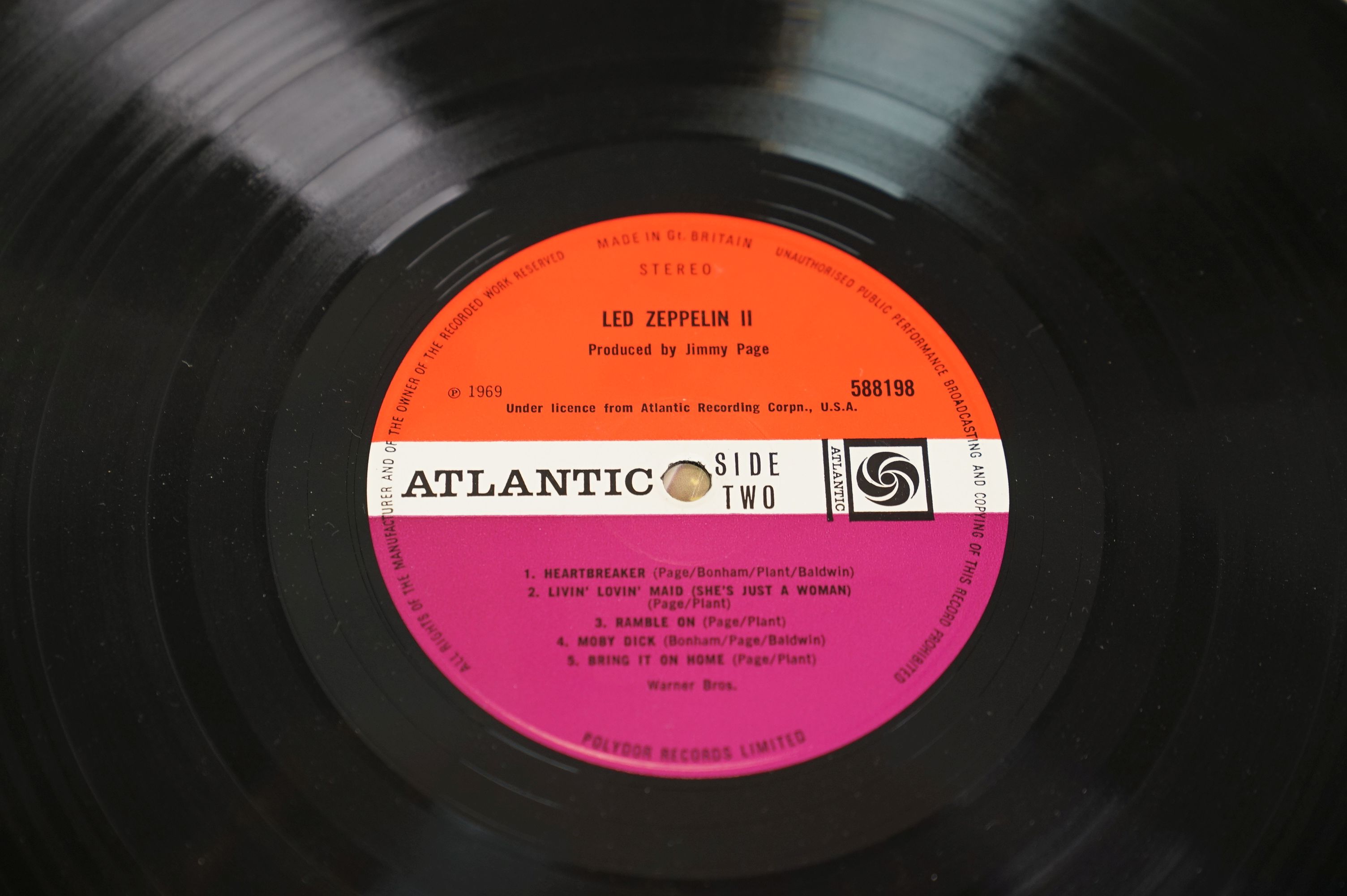 Vinyl - Led Zeppelin collection of 4 LP's to include One (K 40031) later press, Two x 2 (K 40037 one - Image 30 of 31
