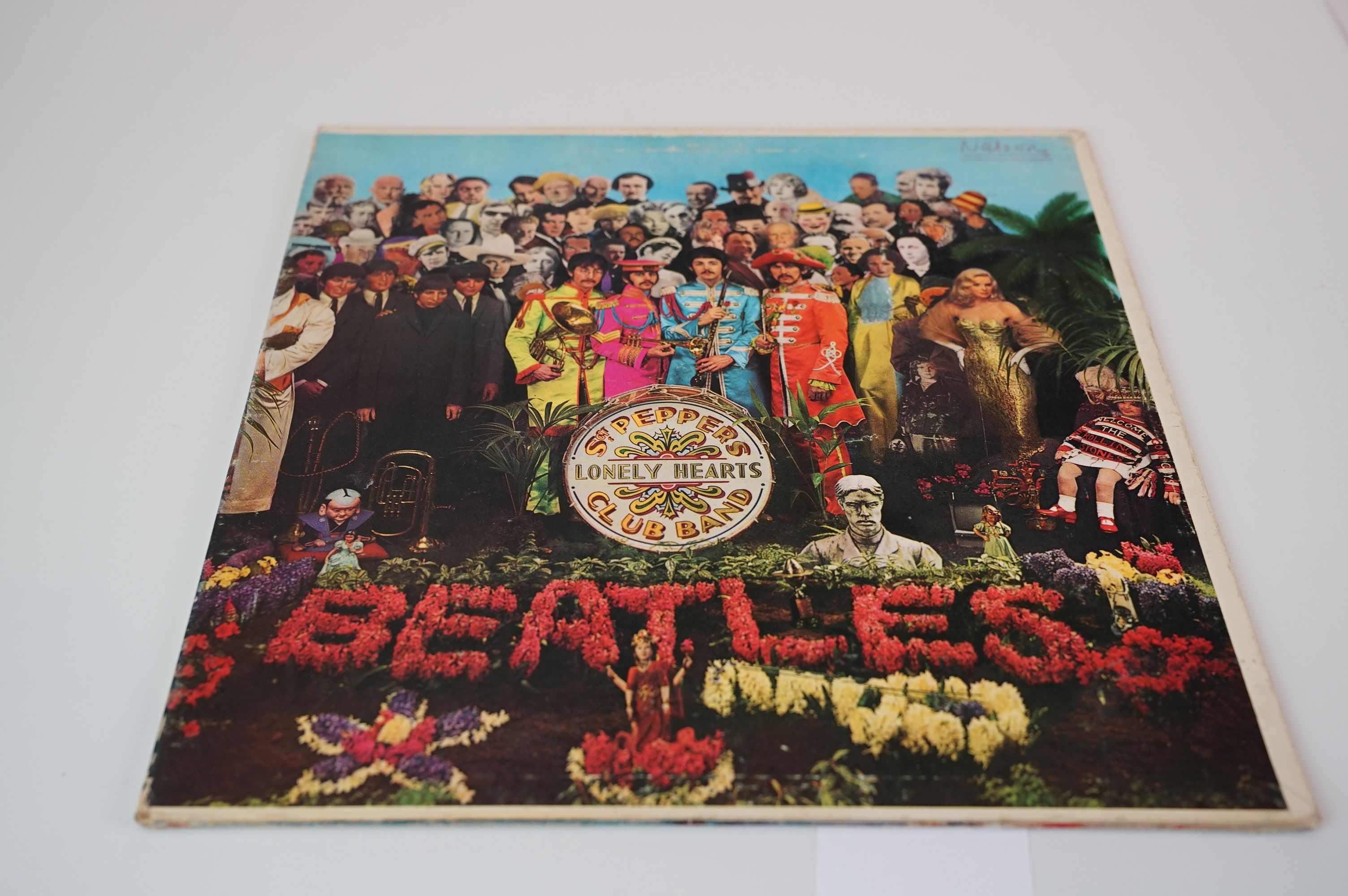 Vinyl - Nine later release The Beatles LPs to include Sgt Peppers on Capitol, Revolver, White - Image 2 of 44