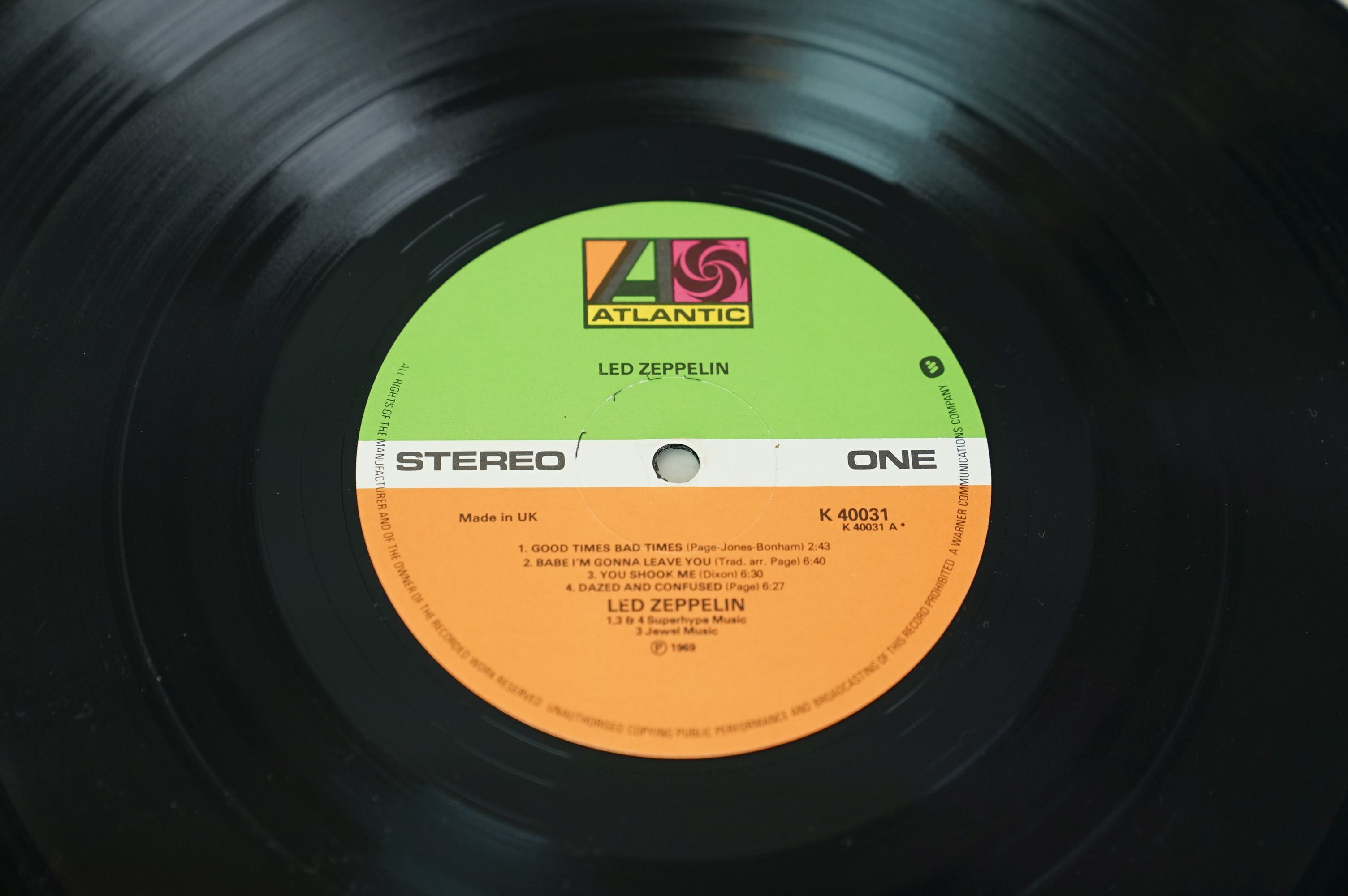 Vinyl - Led Zeppelin collection of 4 LP's to include One (K 40031) later press, Two x 2 (K 40037 one - Image 15 of 31