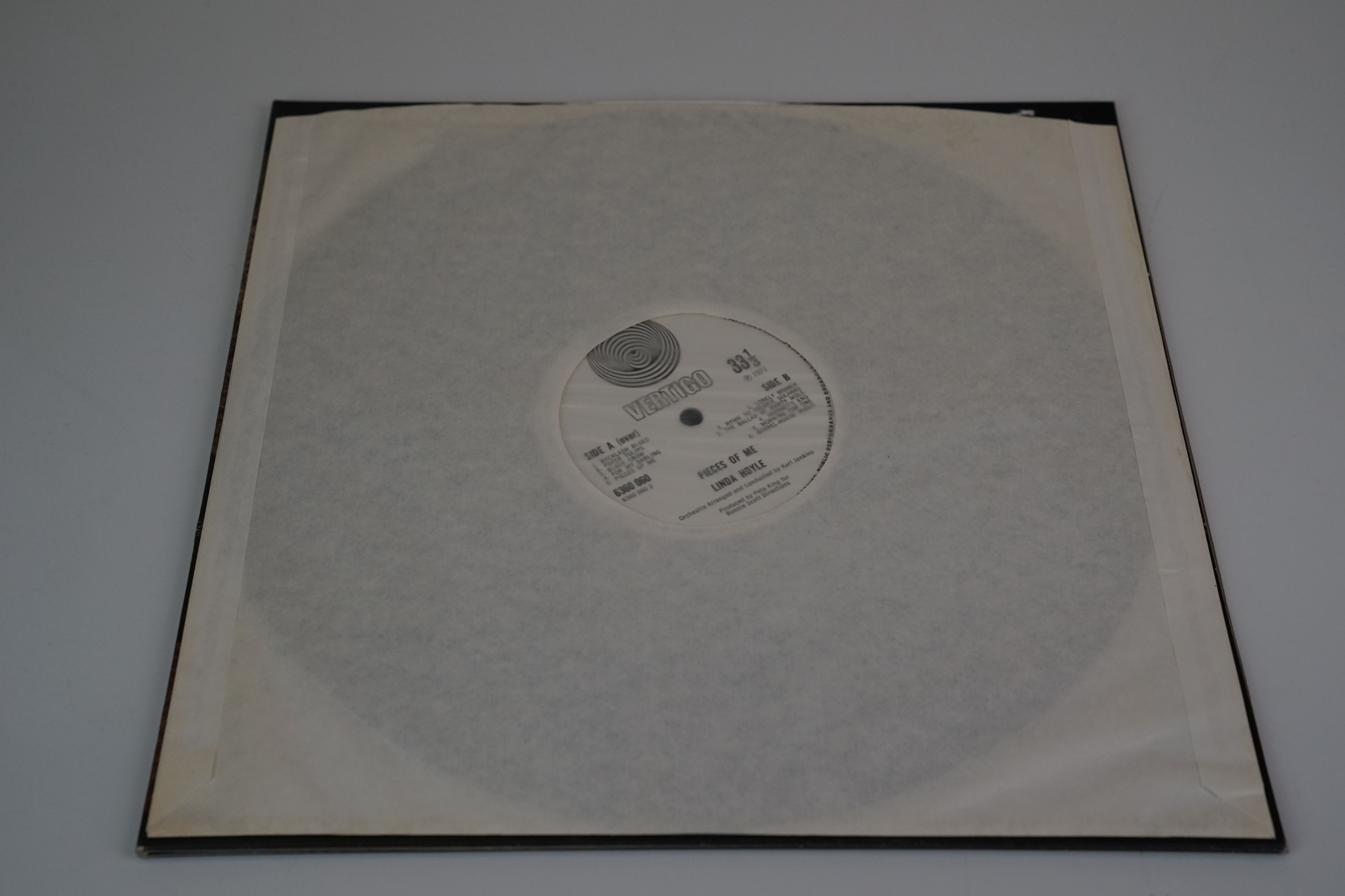 Vinyl - Linda Hoyle Pieces Of Me (Vertigo 630 060). Gatefold sleeve in Ex condition other than - Image 4 of 7