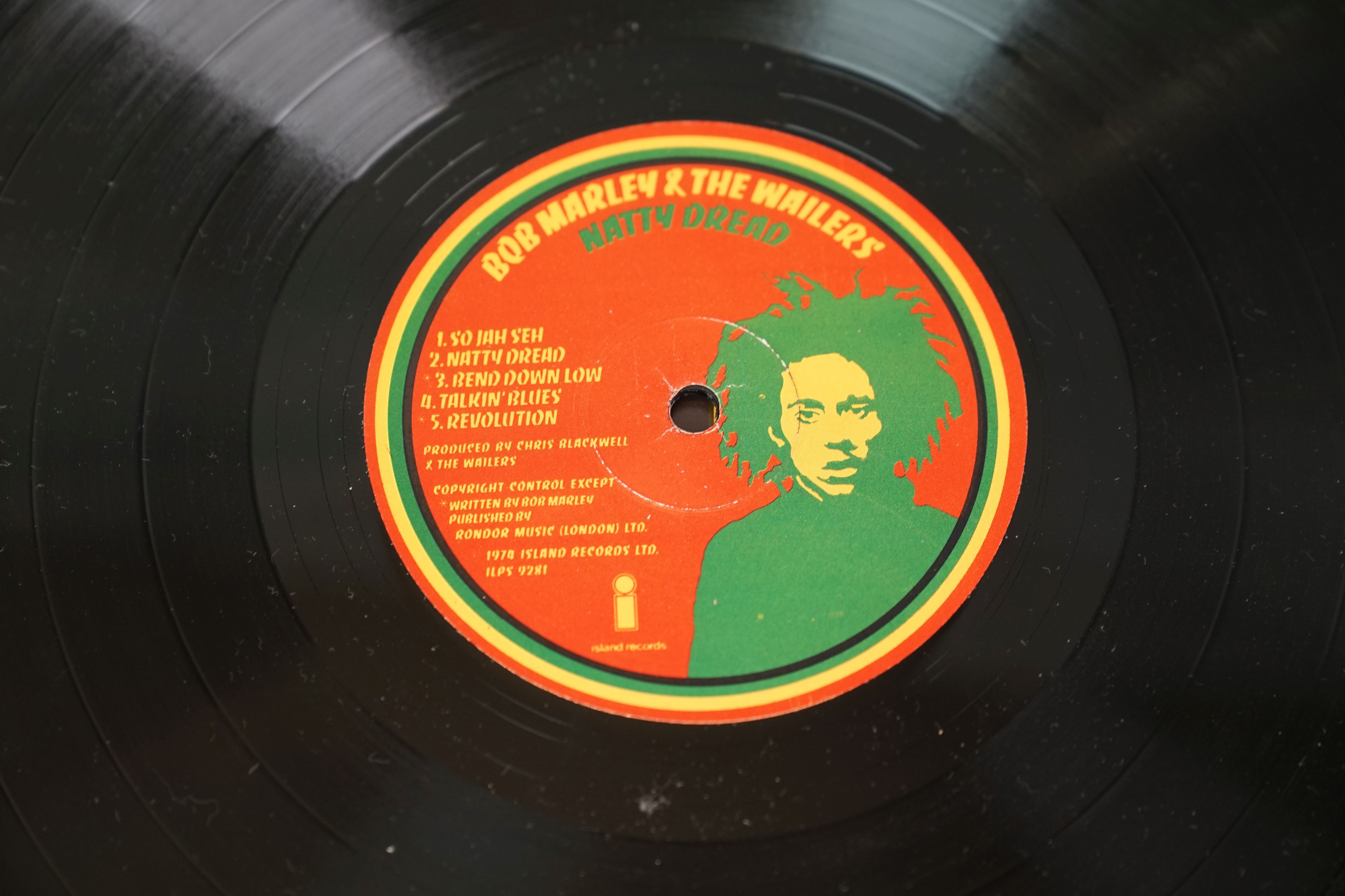 Vinyl - Small collection of 6 Bob Marley LPs to include Uprising, A Friction Herbsman, Natty - Image 24 of 39